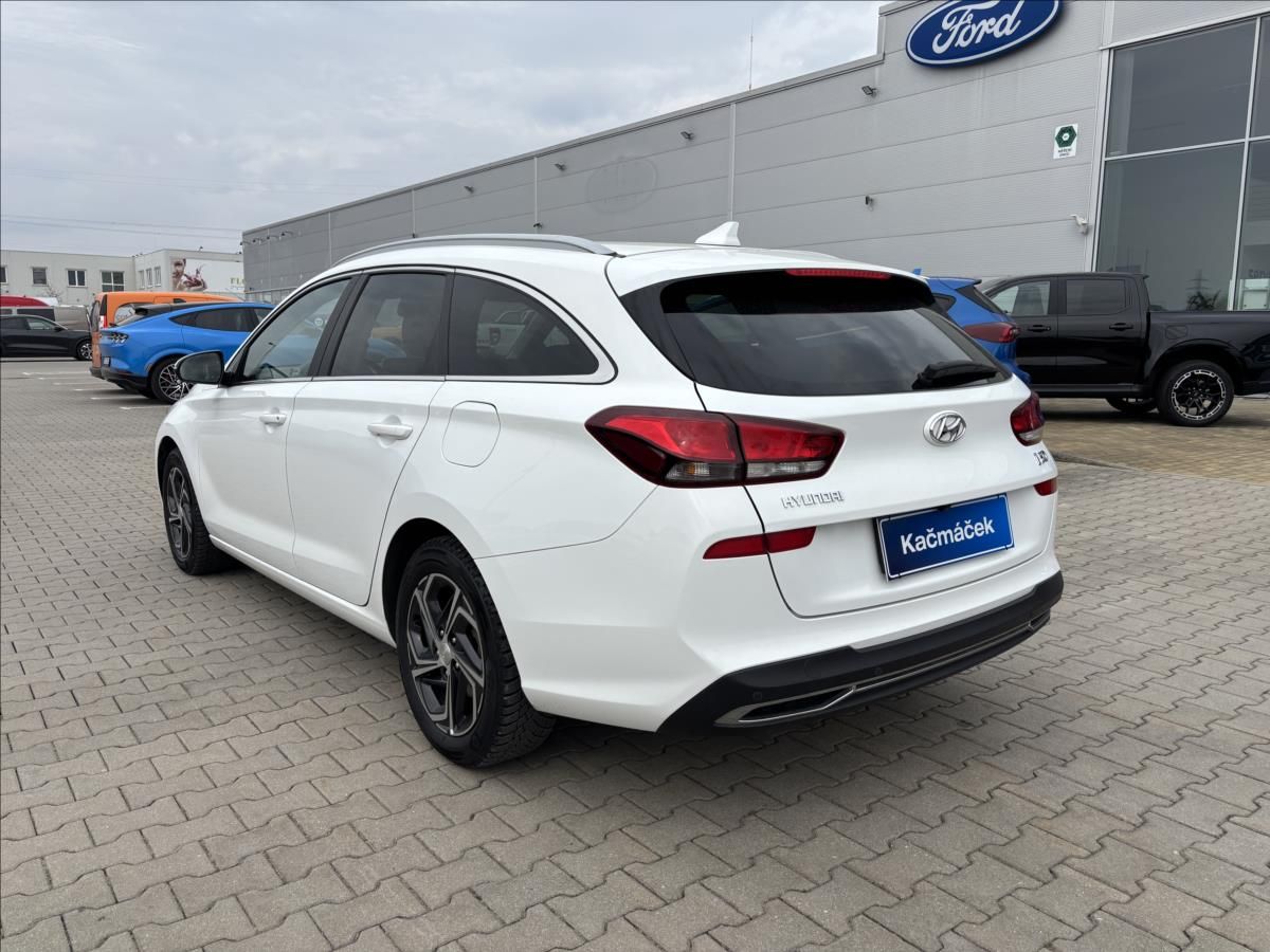 Hyundai i30, 1,0 T-GDI Family Smart 88kW - fotka 3