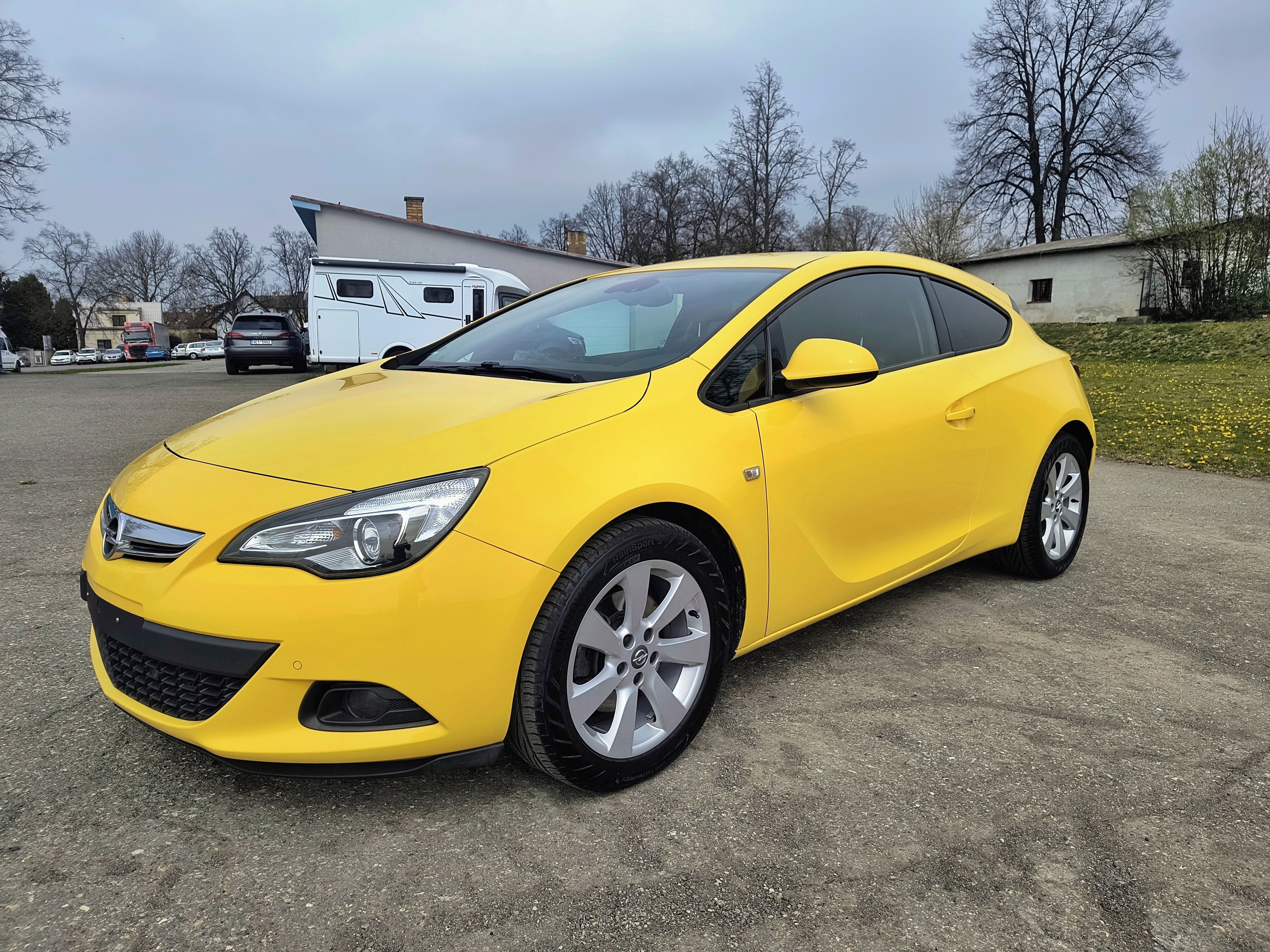Opel Astra, GTC 1.6 Turbo 132kw - fotka 3