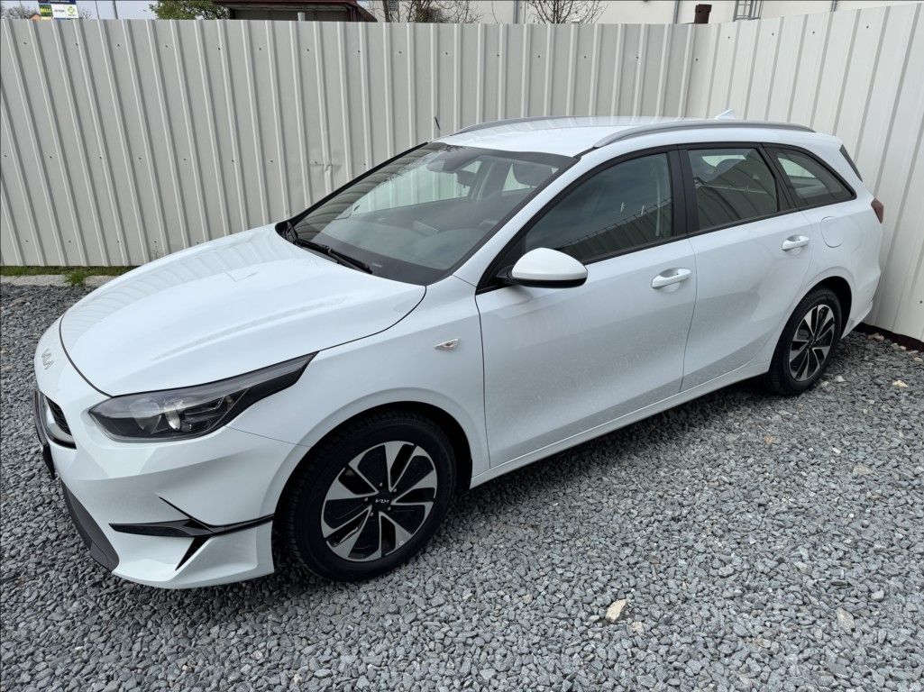 Kia Cee´d, 1,5 T-GDi Spin DPH 1.maj ČR - fotka 5