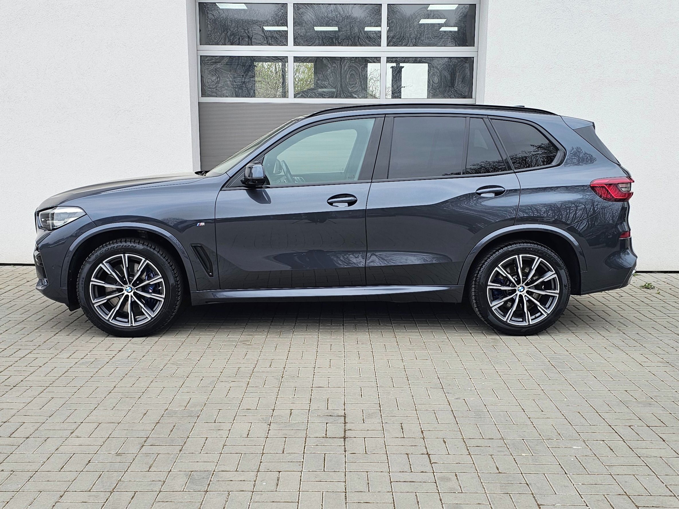 BMW X5, xDrive30d - fotka 4