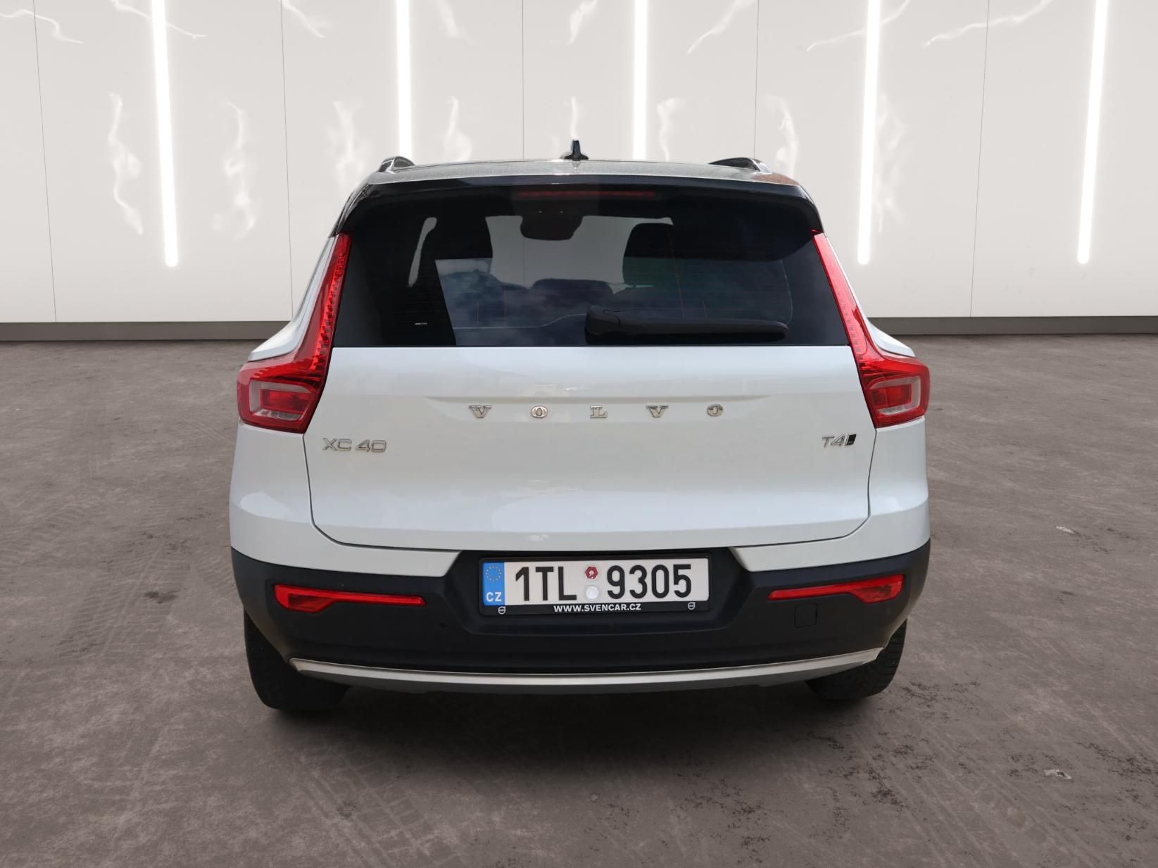 Volvo XC40, T4 AWD Momentum - fotka 3
