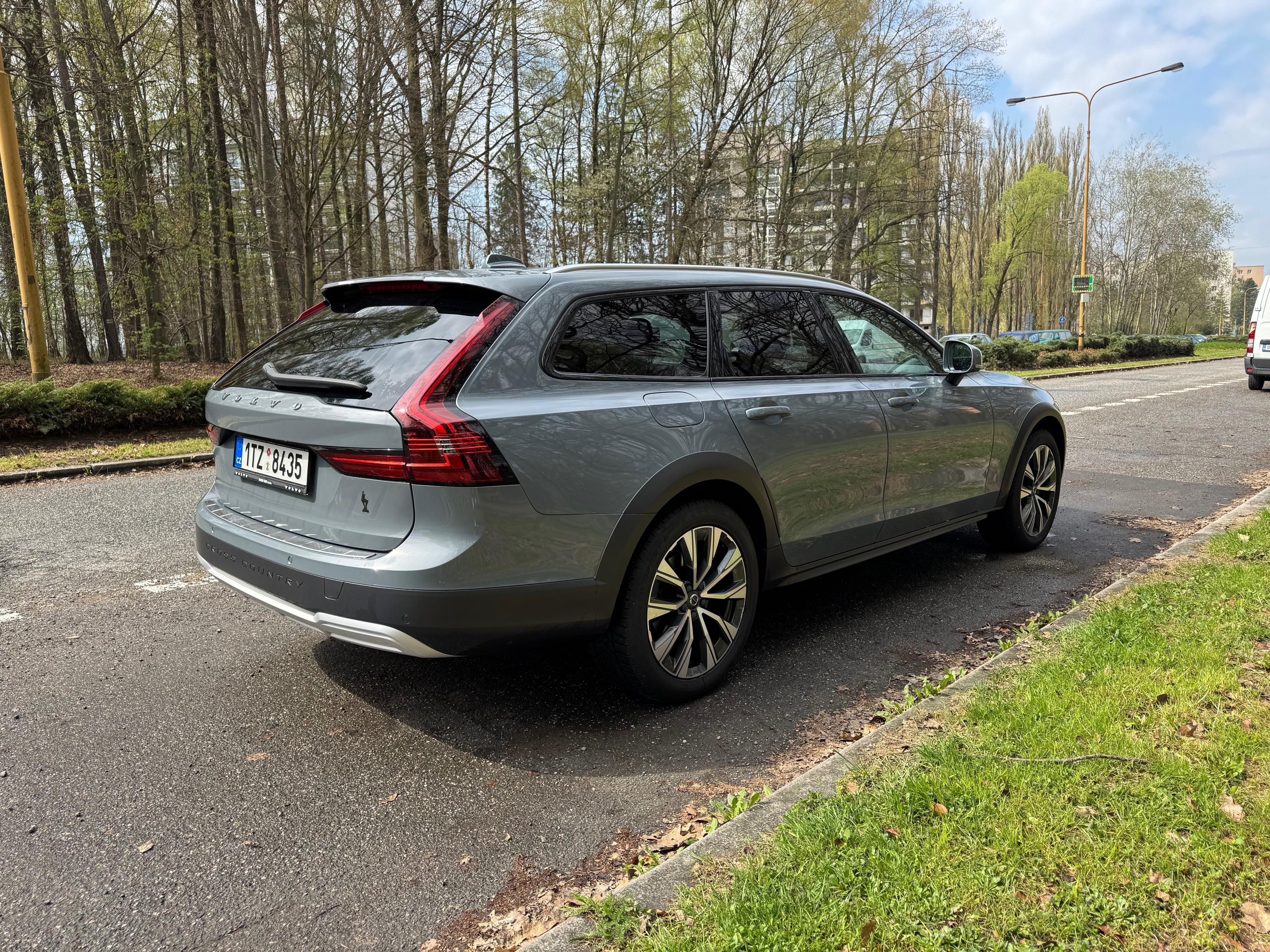 Volvo V90, V90CC B5 183kW 1maj DPH - fotka 4