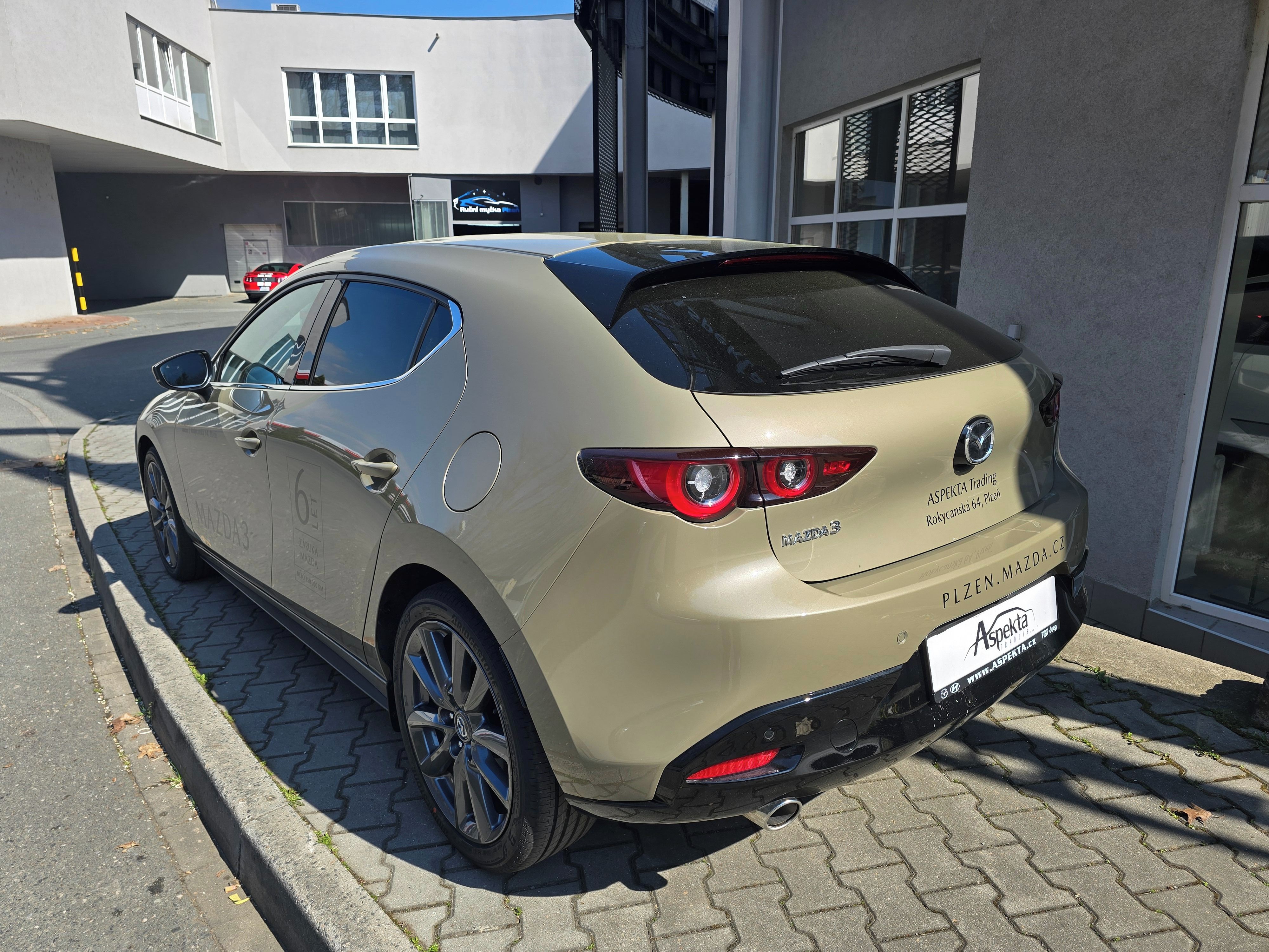 Mazda 3, 2.5L 6MT Centre-line + Style - fotka 3