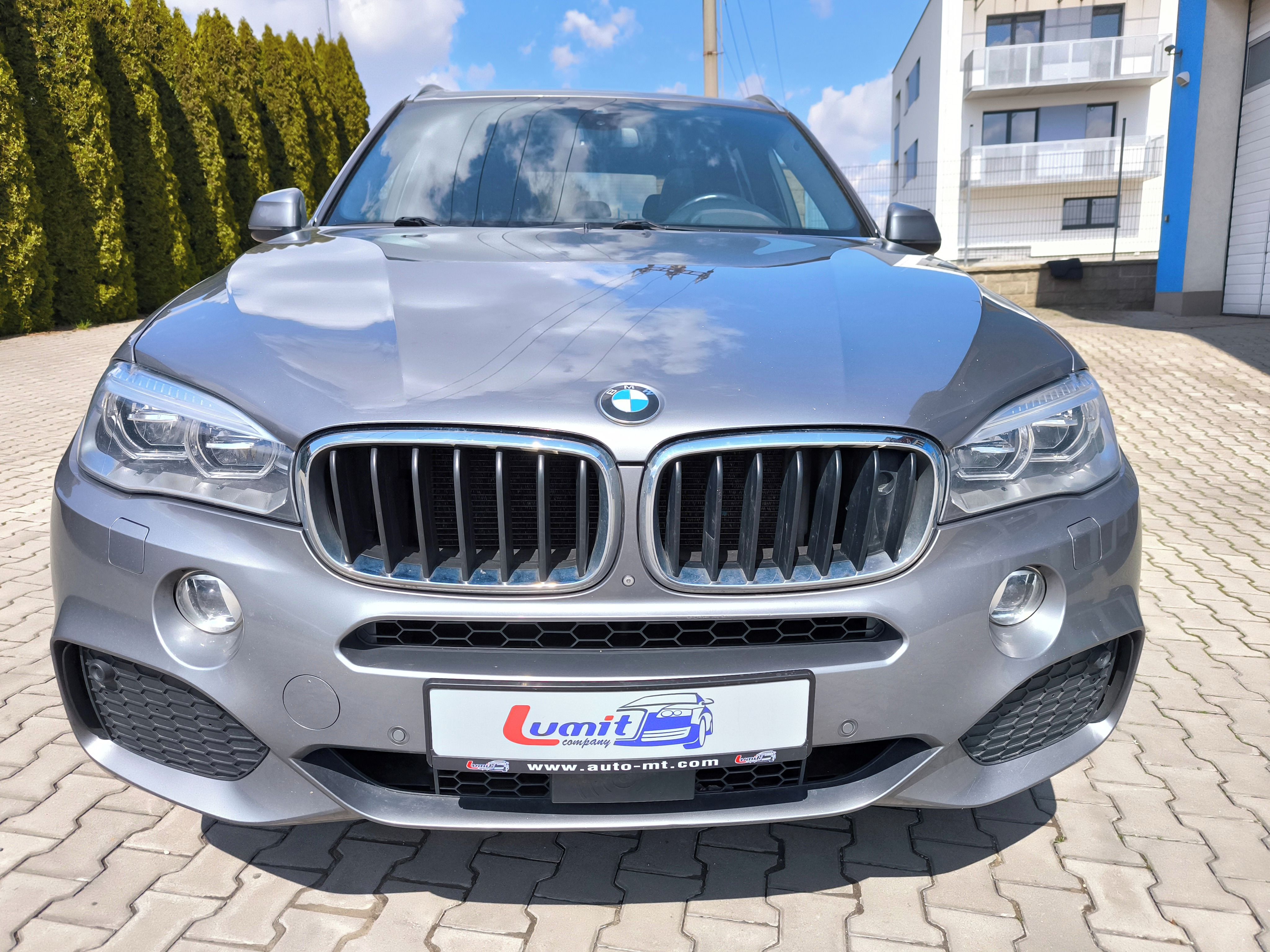 BMW X5, xDrive 30d M Paket - fotka 2