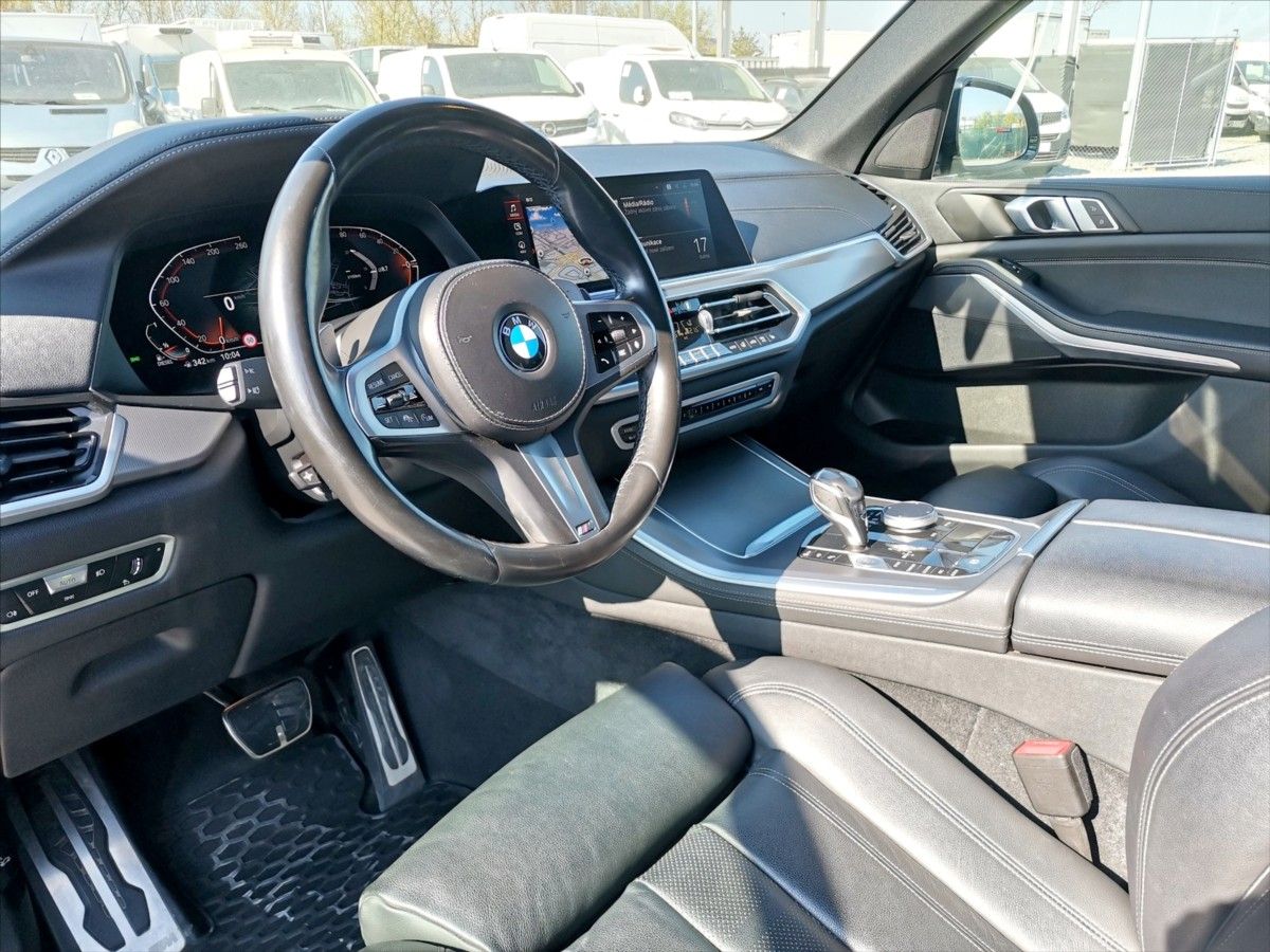 BMW X5, 30D Xd M Sport*HUD*Pano*tažné - fotka 6