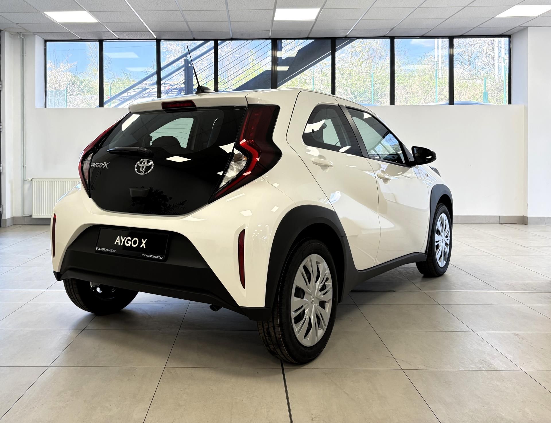 Toyota Aygo, 1.0L. - AUT. PŘEVODOVKA - fotka 5