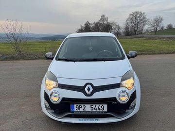 1.6 Benzín