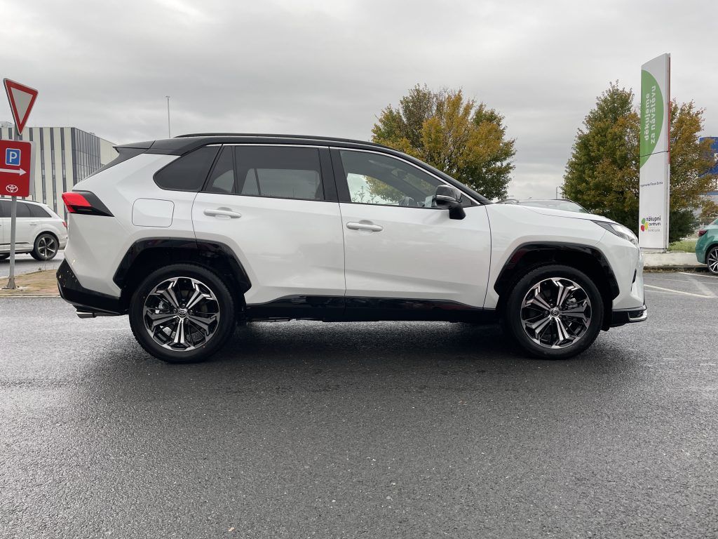 Toyota Rav4, 2.5 Plug-in Hybrid Selection - fotka 2