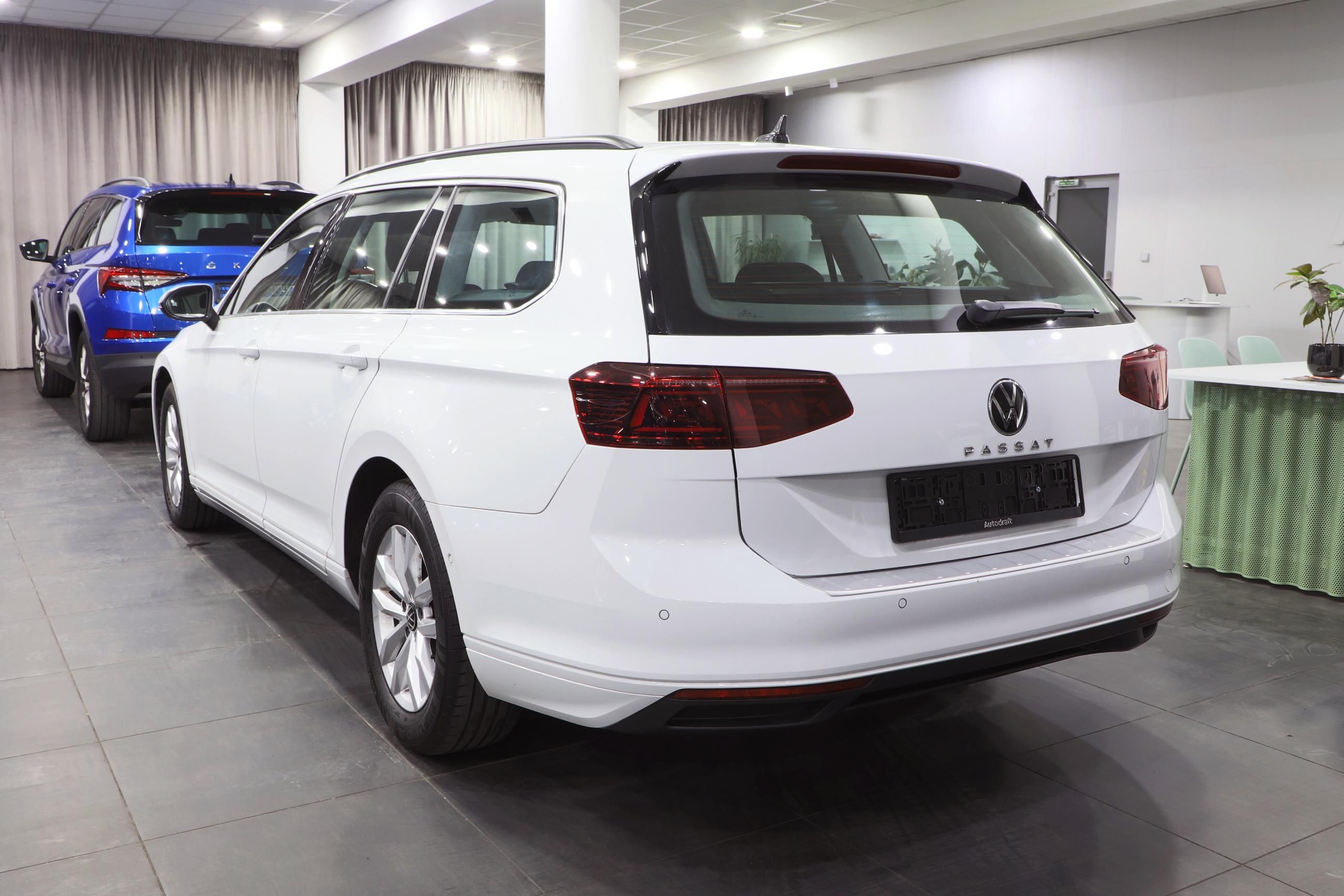 Volkswagen Passat, 2.0 TDI 110kW DSG / ALU 16'' - fotka 4