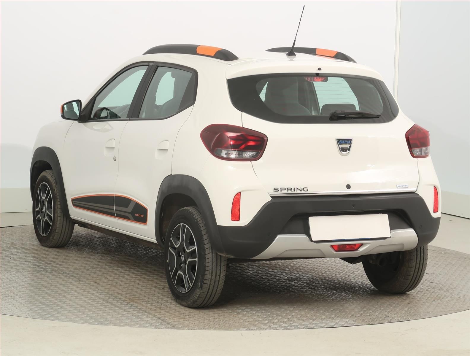 Dacia Spring, Electric 45 (27 kWh), SoH 91% - fotka 4