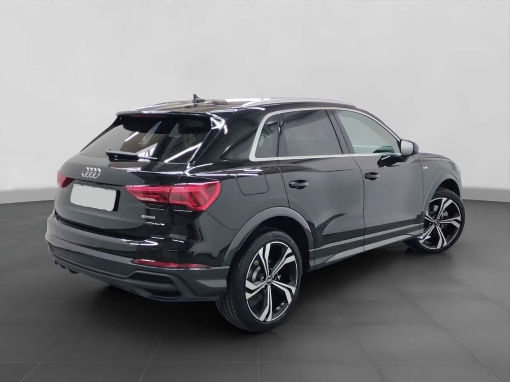 Audi Q3, 40 TDI quattro  2x S LINE - fotka 2