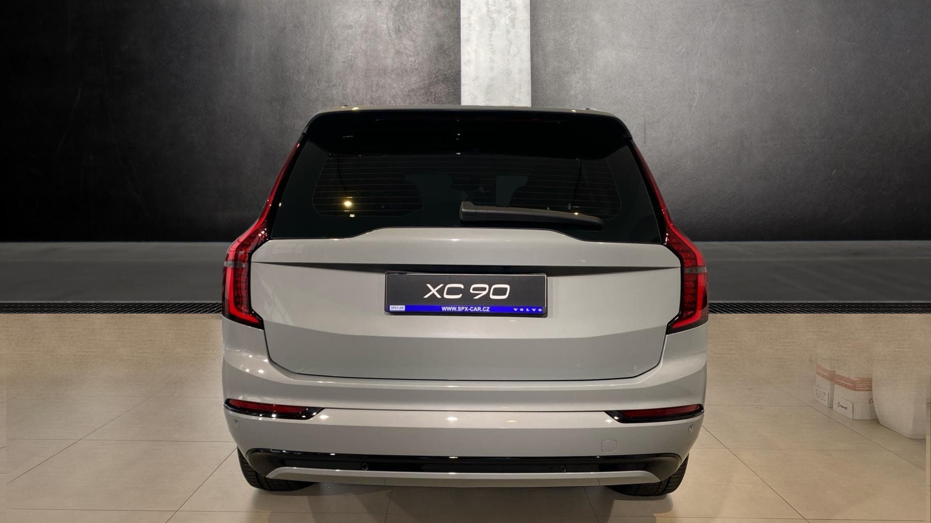 Volvo XC90, PLUS DARK, T8 AWD, 228+107 kW - fotka 6