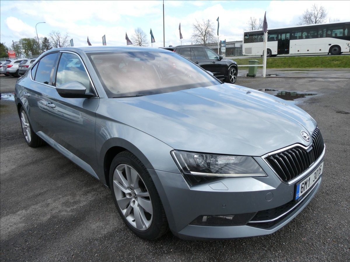 Škoda Superb, 2,0 TDi STYLE DSG, 2x kola, ČR