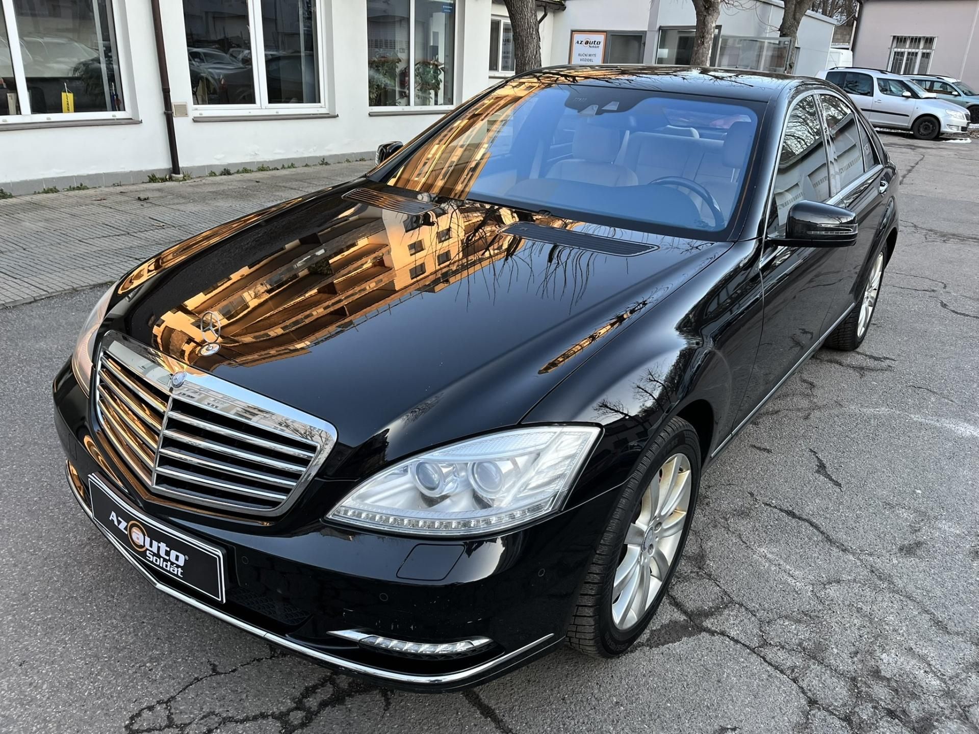 Mercedes-Benz Třídy S, 500 4Matic - fotka 6