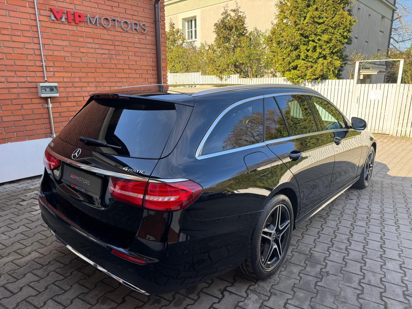 Mercedes-Benz Třídy E, E220d-4M-AMG-ČR - fotka 6