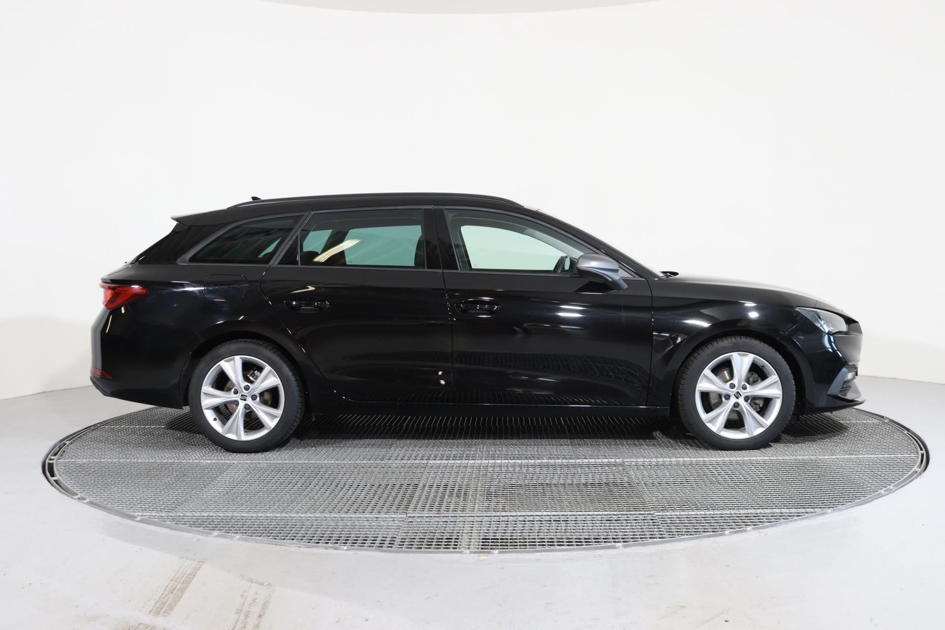 Seat Leon, SP FR 1.5 TSI 115k/P.KAMERA - fotka 3