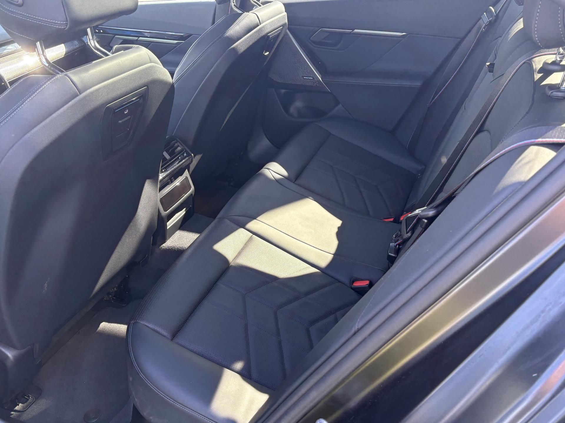 BMW i5, i5 M60 xDrive, 442kw - fotka 4