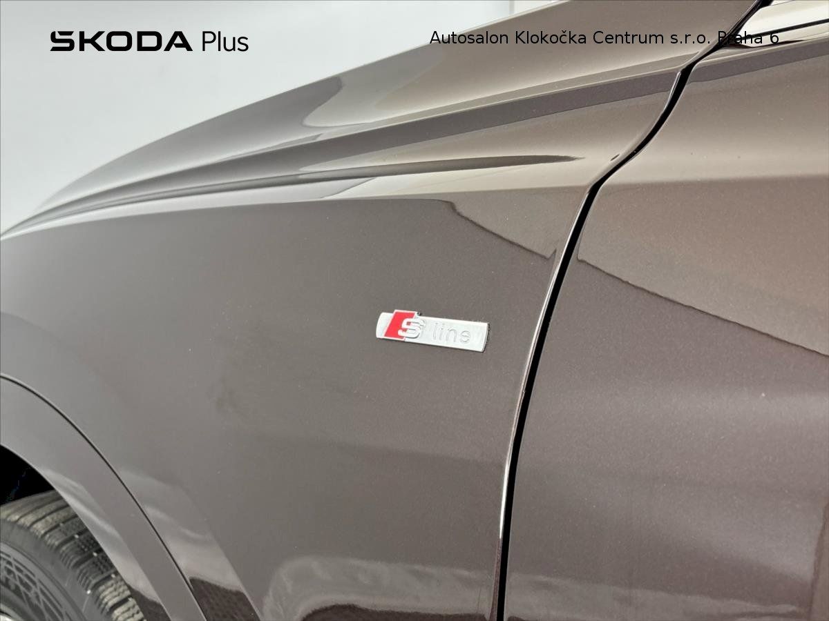 Audi Q8, 55 TFSI250 kW S-line Quattro 8 - fotka 5