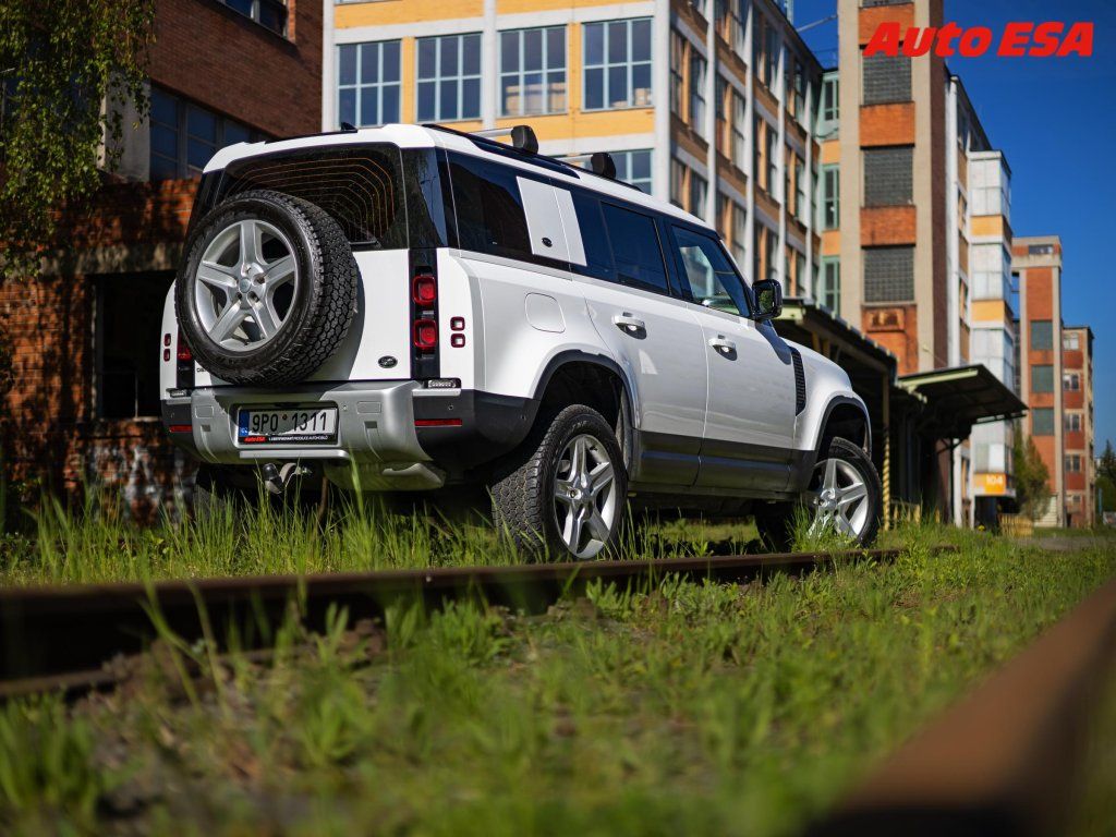 Land Rover Defender, 3.0 D 4x4,2.maj,ČR,AT - fotka 6