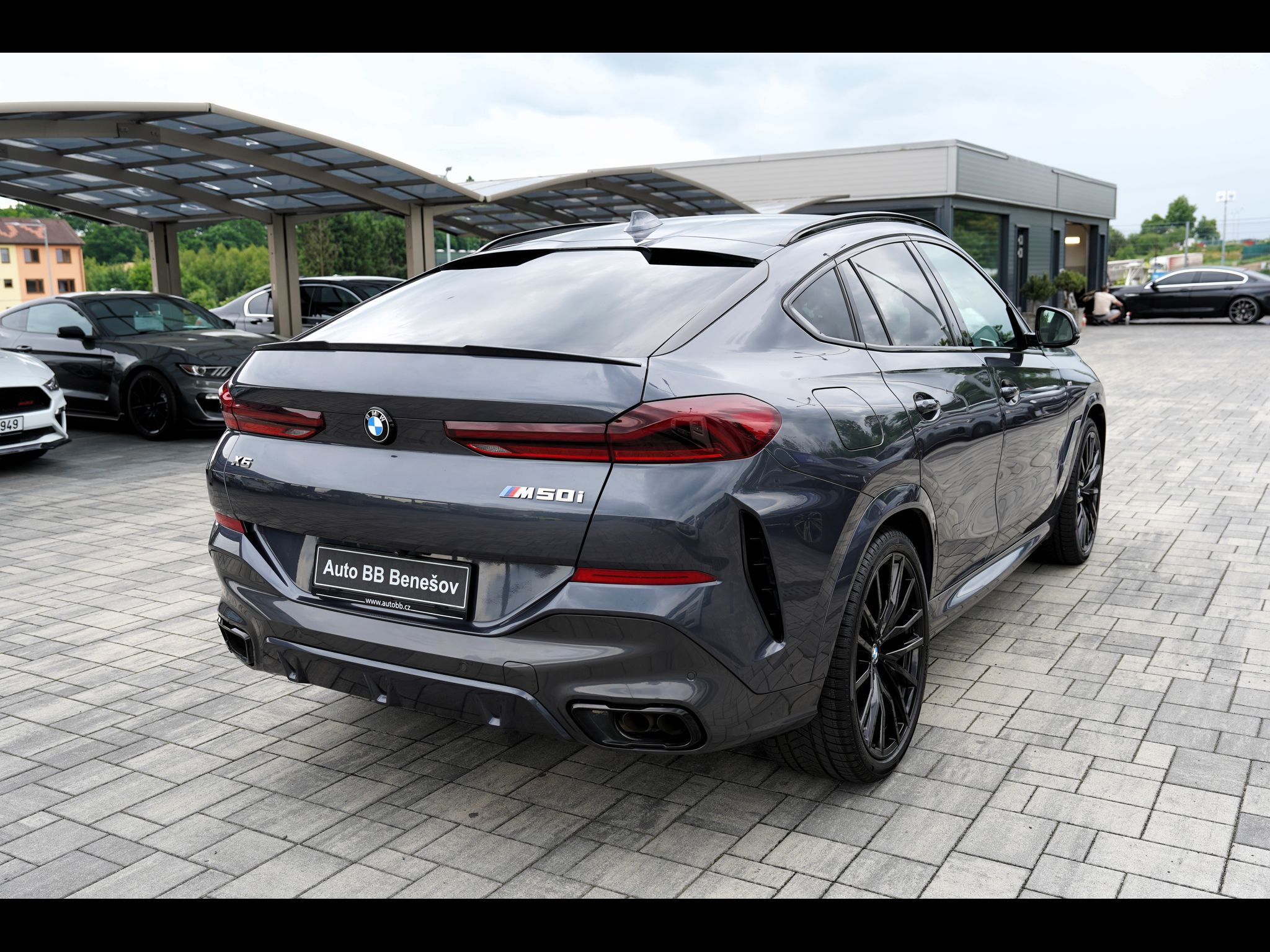 BMW X6, M50i xDrive Lasery, ČR, 530PS - fotka 6