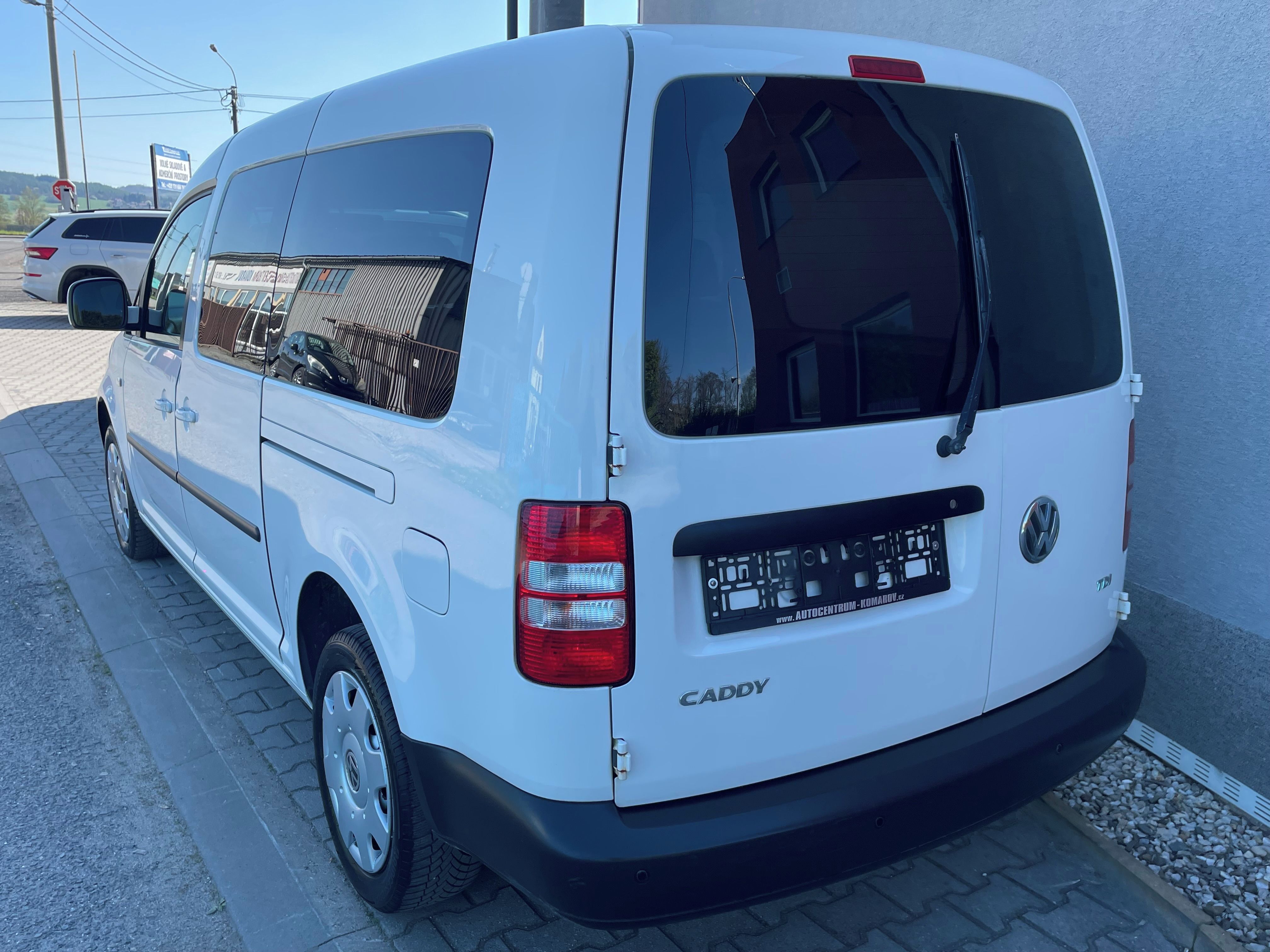 Volkswagen Caddy, MAXI 1.6 TDI 75 kW Serv.kniha - fotka 4