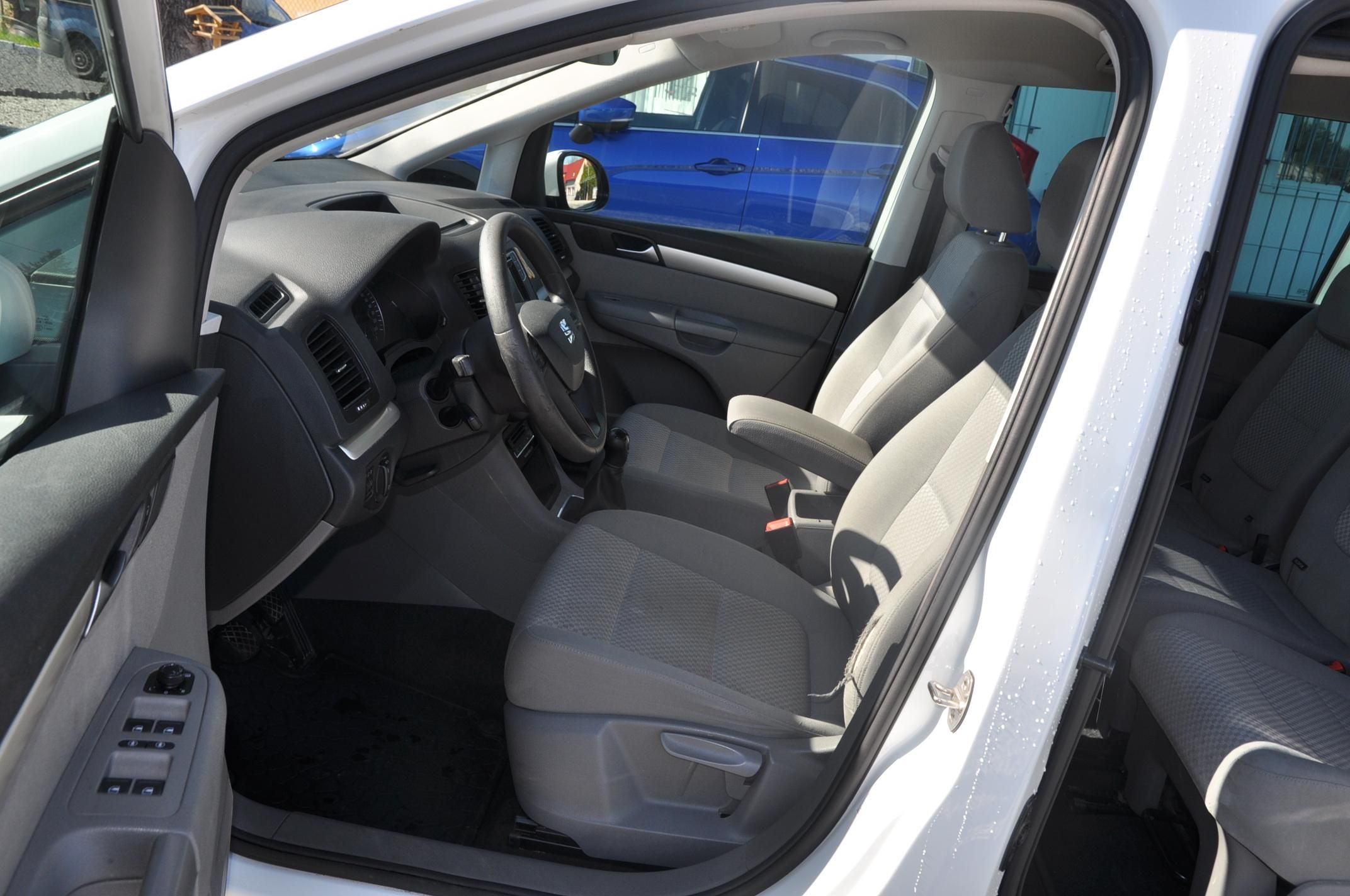Seat Alhambra, 2.0TDi 110kW ECOMOTIVE - fotka 6