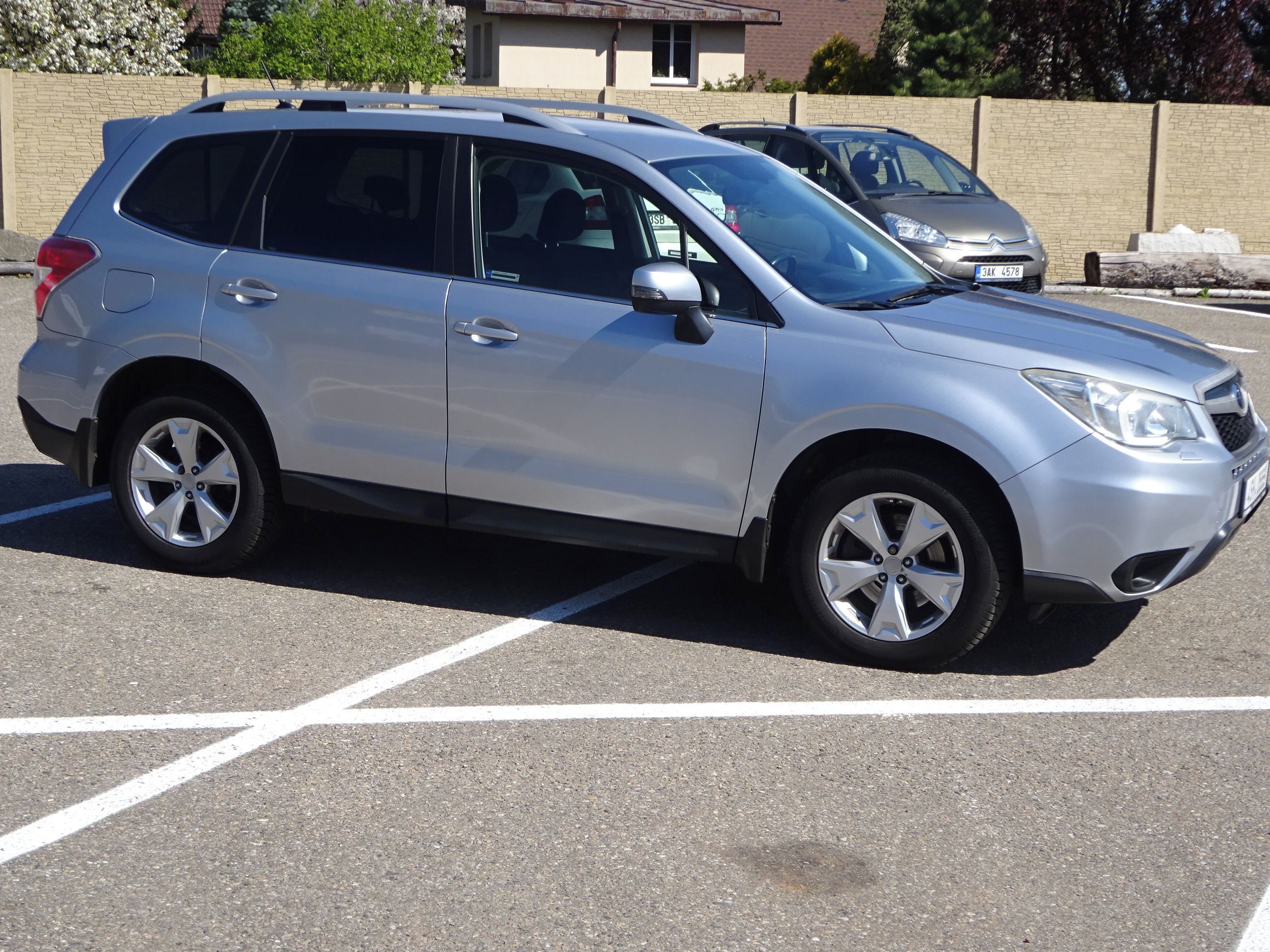 Subaru Forester, 2.0 D 4x4 2.Majitel serviska - fotka 2
