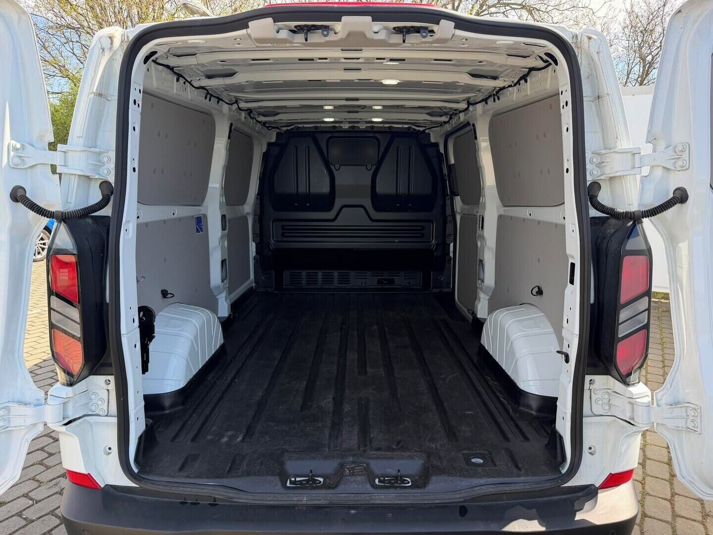 Ford Tourneo Custom, Transit  Van V710 Van 2,0 EcoB - fotka 2