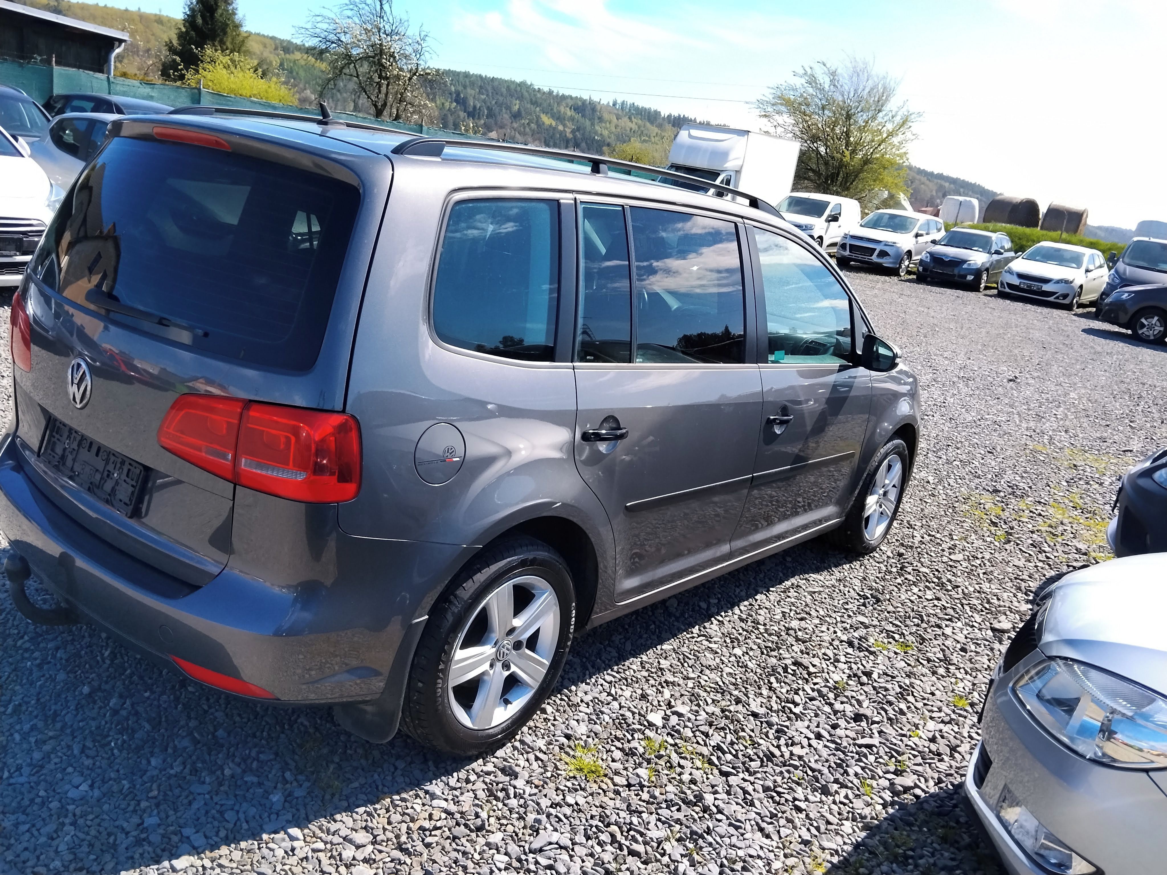 Volkswagen Touran, 1.6 TDI Tažné, Klima, Tempomat - fotka 6