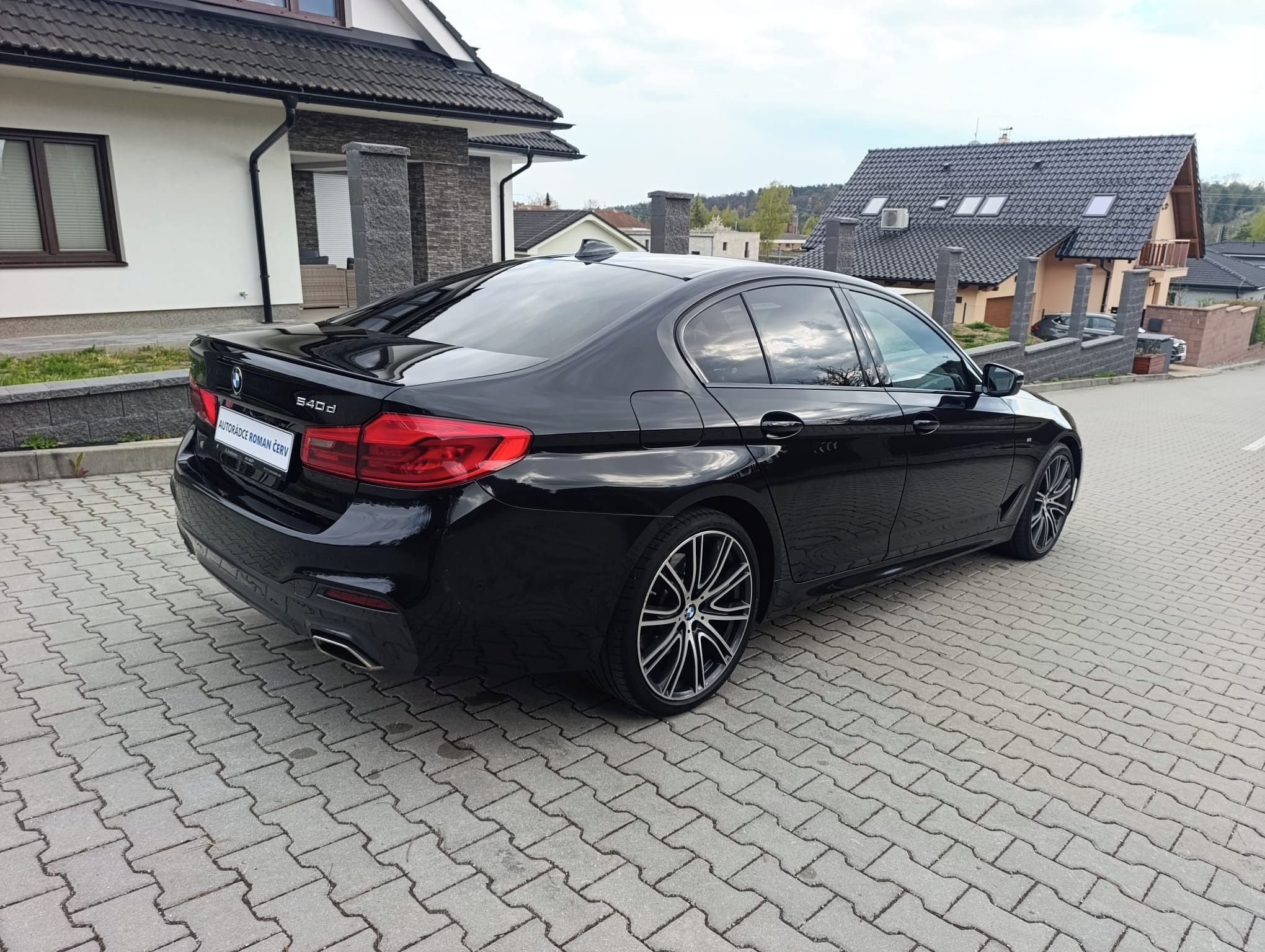 BMW Řada 5, ČR,40d xDriv,Mpaket,záruk,serv - fotka 4