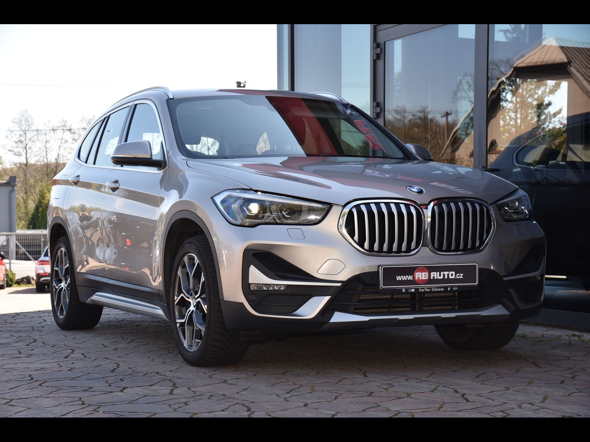 BMW X1, XDRIVE 140kw aut - fotka 3