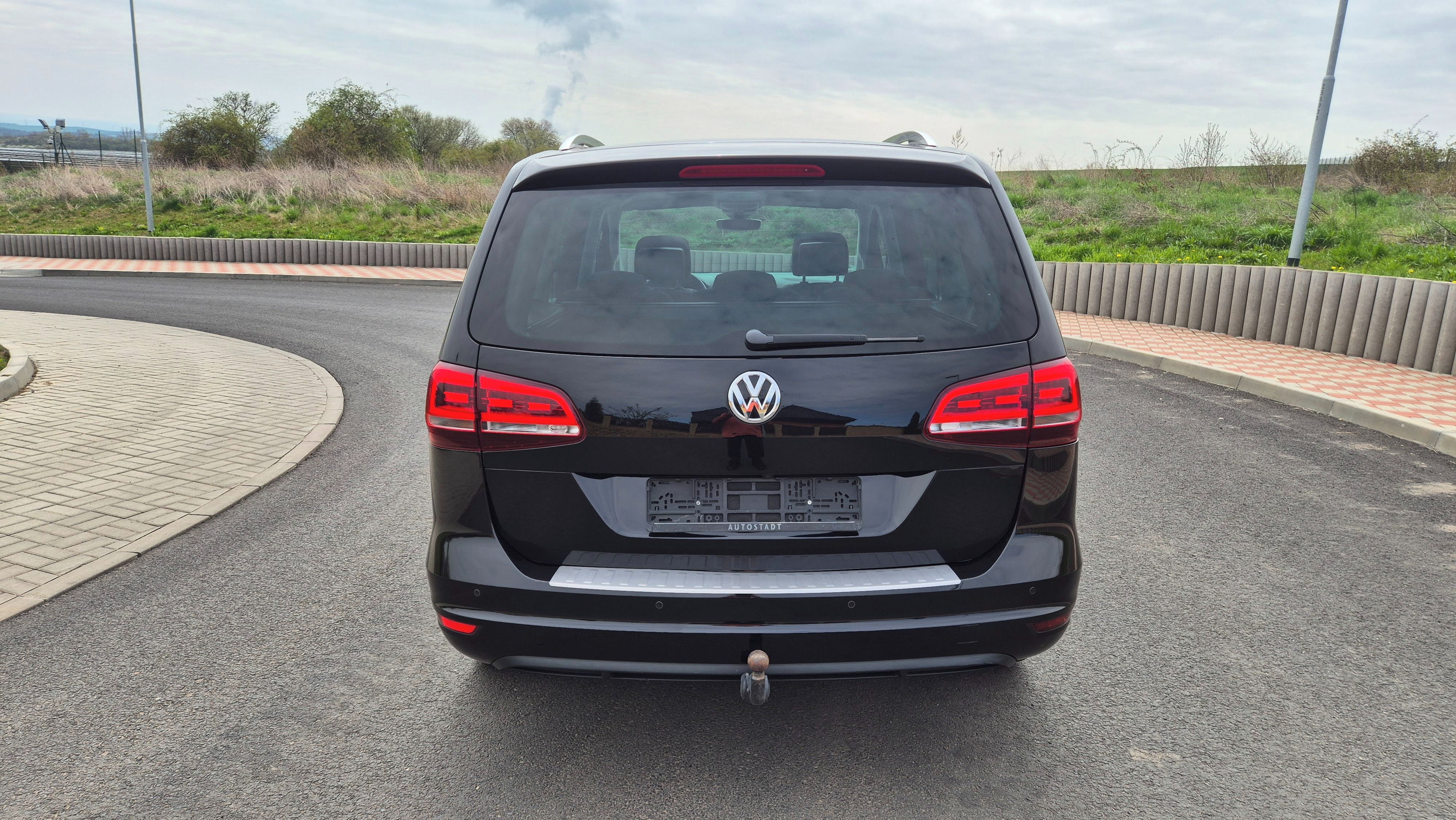 Volkswagen Sharan, 2,0tdi Allstar,DCC,Xenon,tažné - fotka 6
