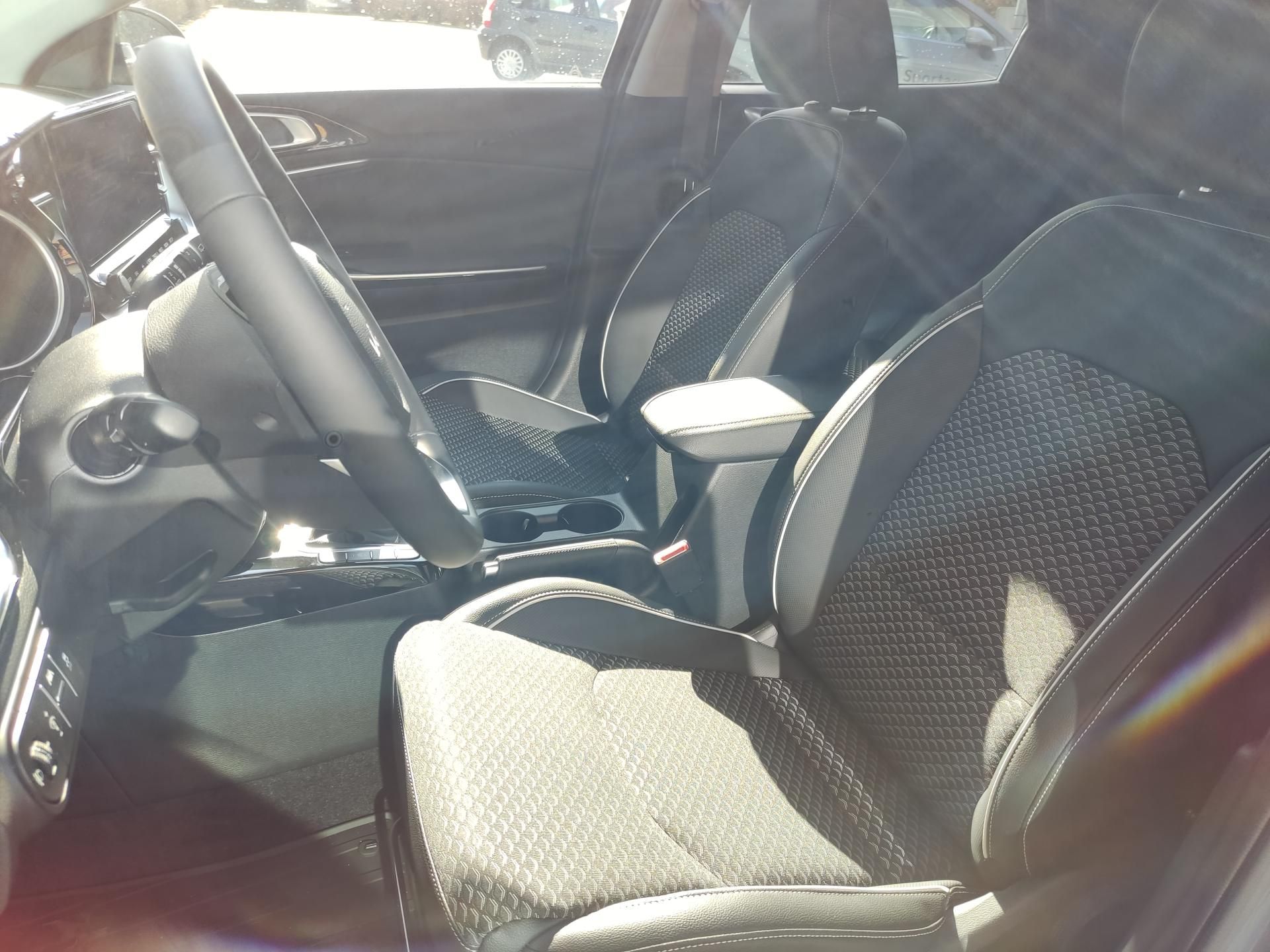 Kia XCee´d, 1,0 T-GDi GPF EXCLUSIVE + WINT - fotka 4