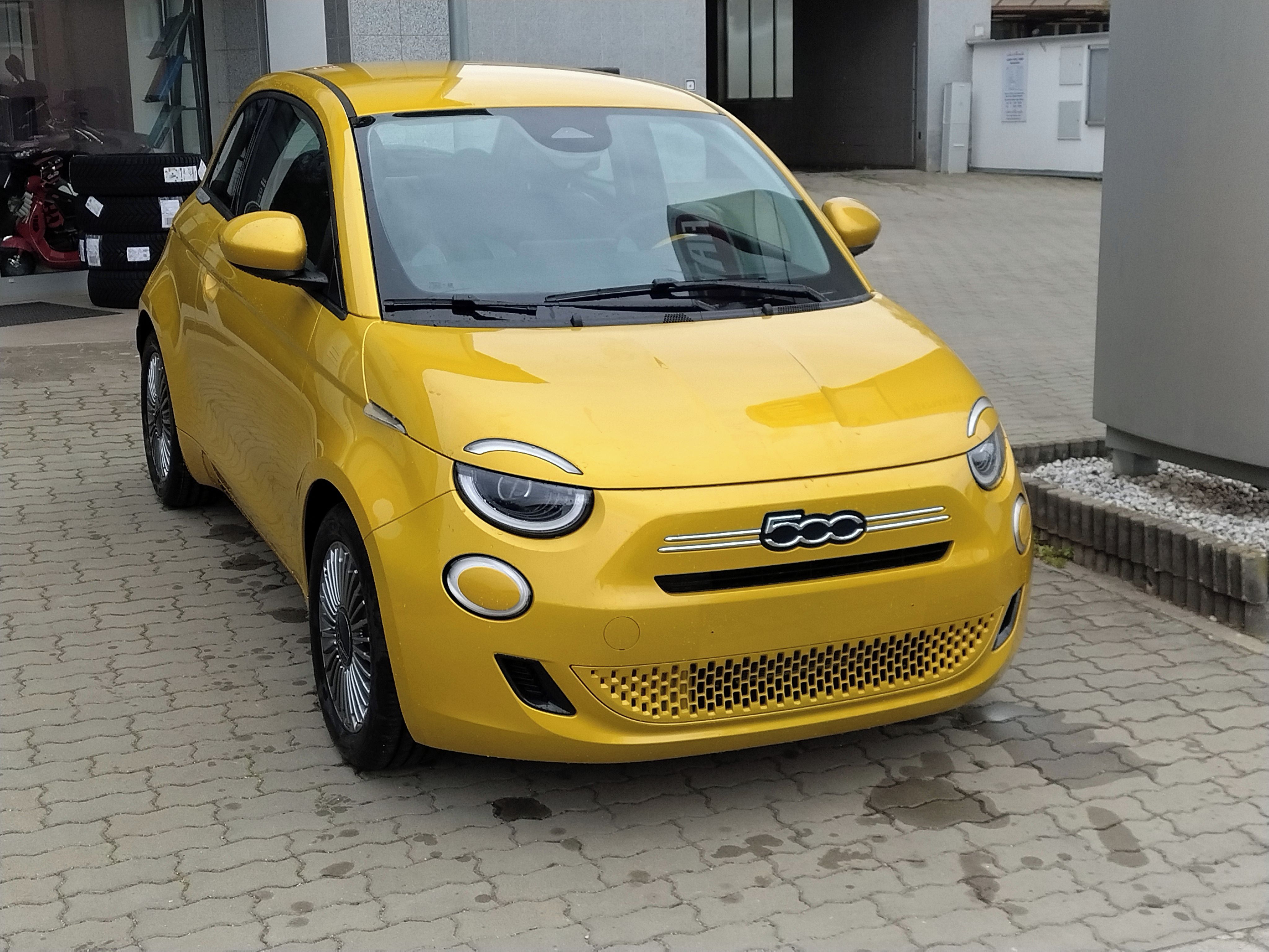 Fiat 500, 1,0 BSG 65k EDICE TORINO