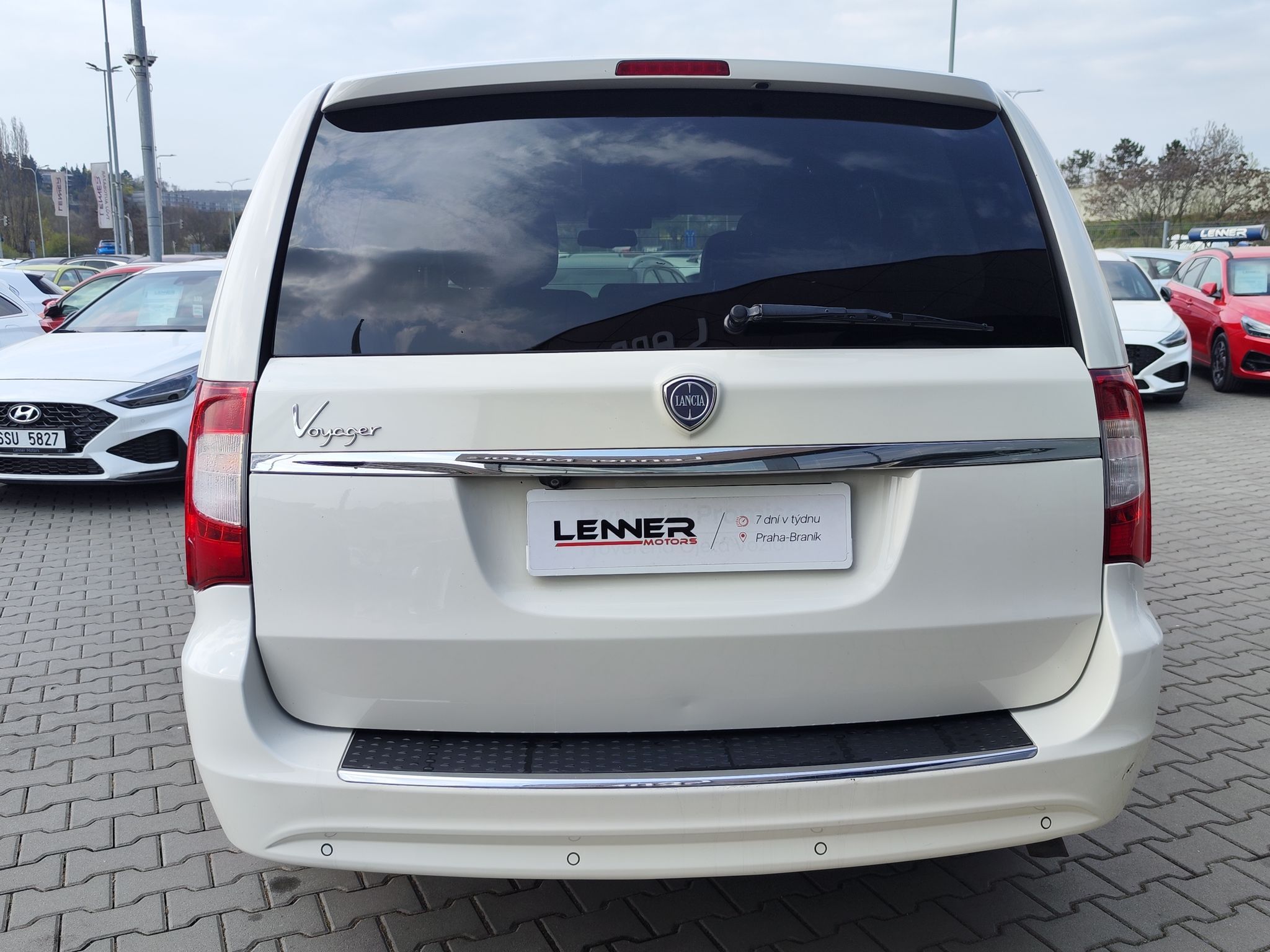 Lancia Voyager, 2.8 CRD/120kW 7.Míst - fotka 6