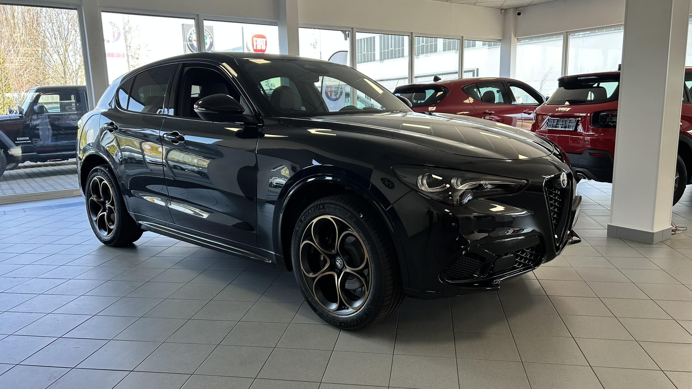 Alfa Romeo Stelvio, 2.0i 280k AWD Intensa - fotka 4