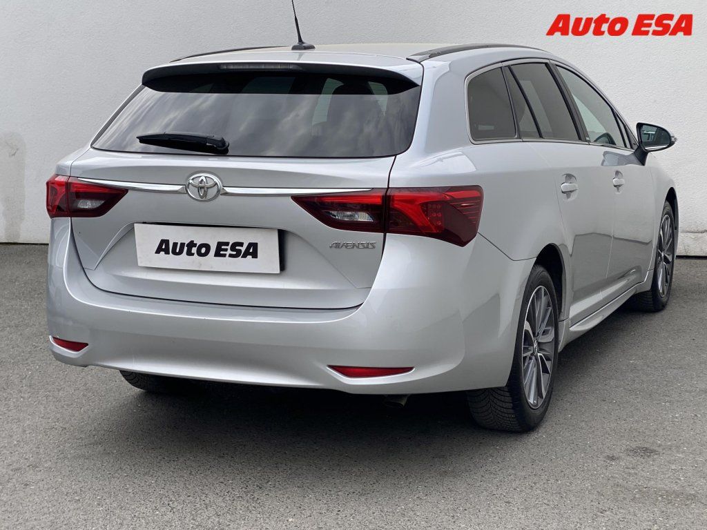 Toyota Avensis, 2.0 D-4D,Sport,kůže,+ALU - fotka 4