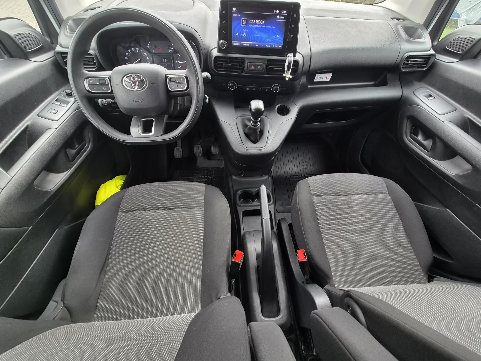 Toyota Proace City, 1,5 D-4D 130k Extra LWB CrewCa - fotka 6