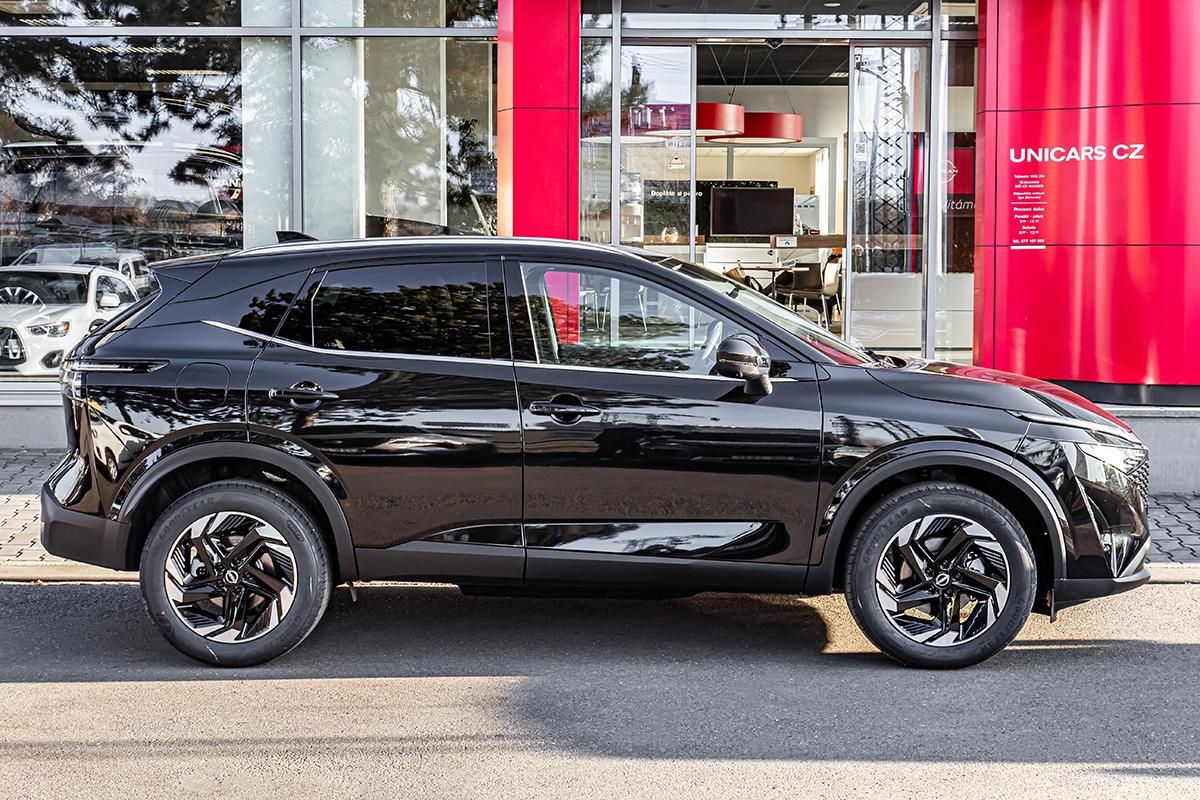 Nissan Qashqai, 1,3 DIG-T X-TRONIC N-CONNECTA - fotka 4