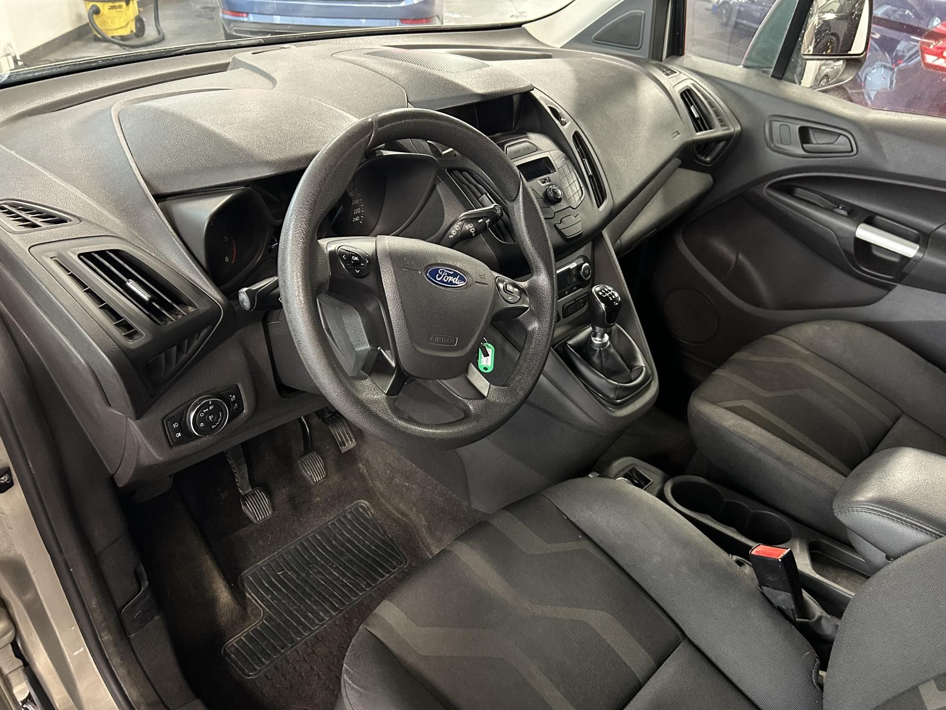 Ford Tourneo Connect, Titanium 1.6TDCi Digiklima - fotka 6