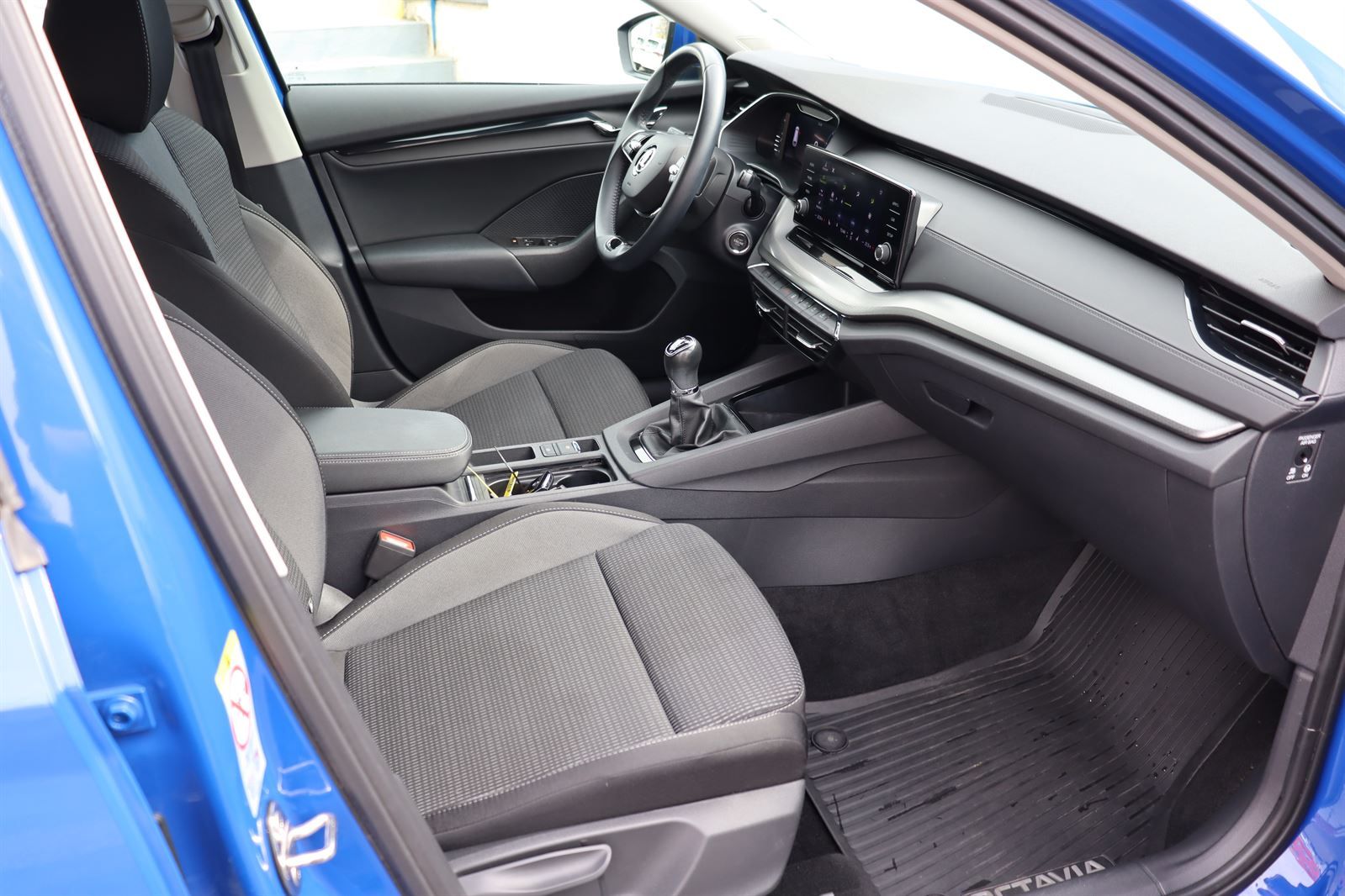 Škoda Octavia, 2.0 TDI Ambition Combi - fotka 4