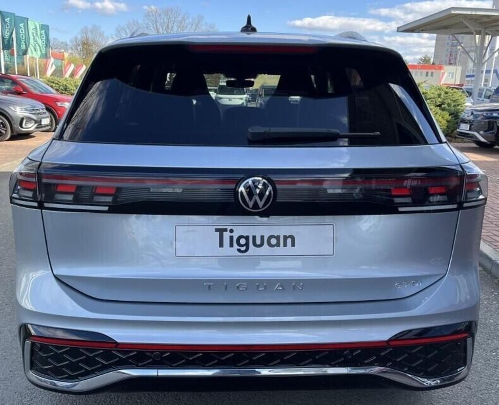 Volkswagen Tiguan, R-Line People 1,5 eTSI mHEV 11 - fotka 4