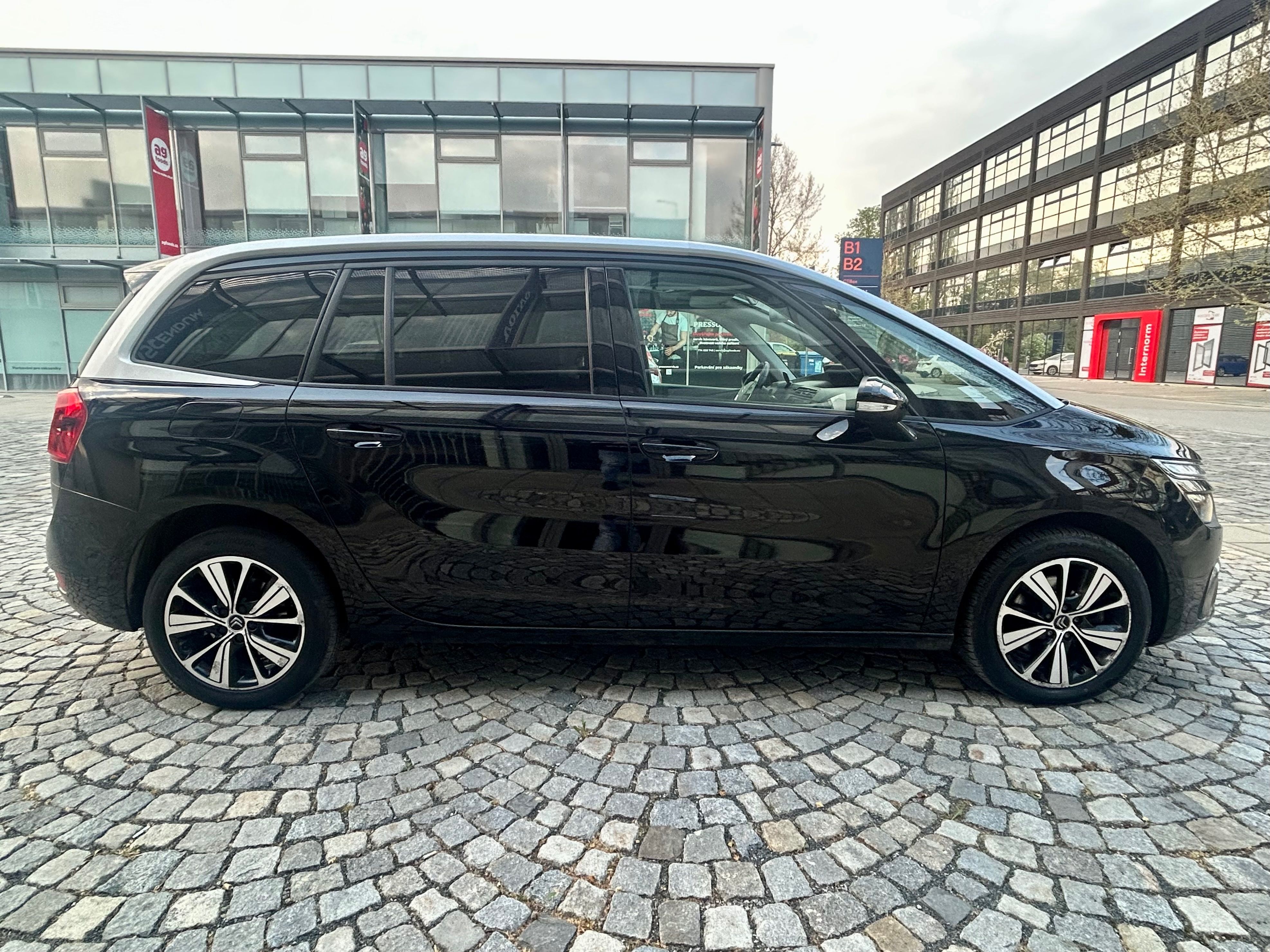 Citroën Grand C4 SpaceTourer, 2.0HDi AUTOMAT-7MÍST-TAŽNÉ - fotka 5