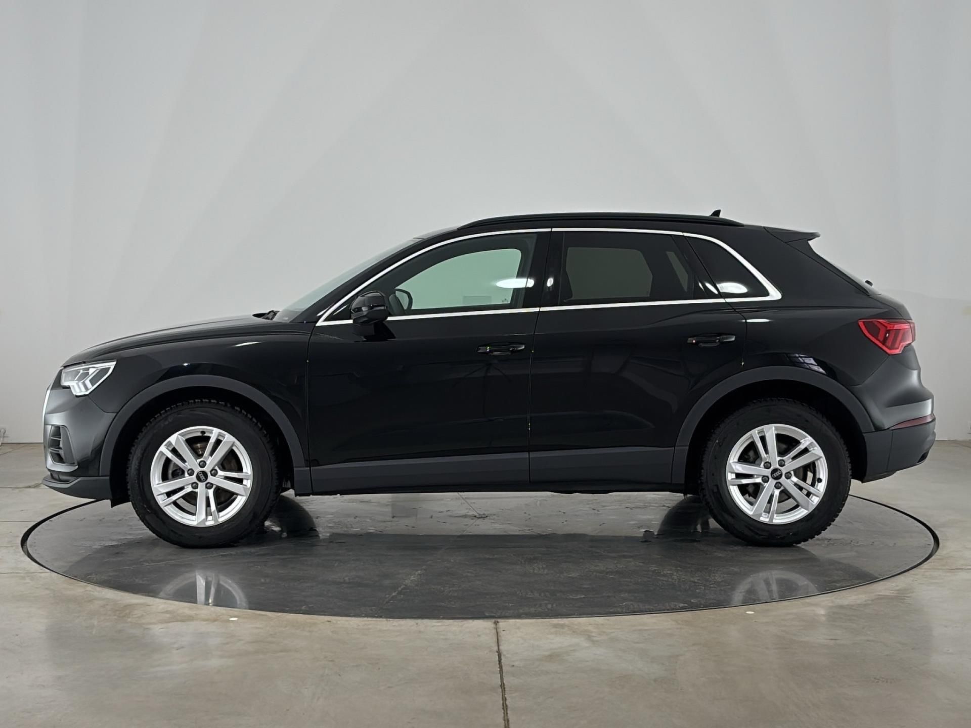 Audi Q3, 1.5 TFSi / 110 kW - fotka 3