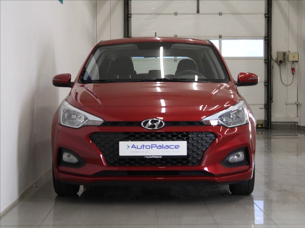 Hyundai i20, 1,3 i 55kW Family+ 27 200km! - fotka 2