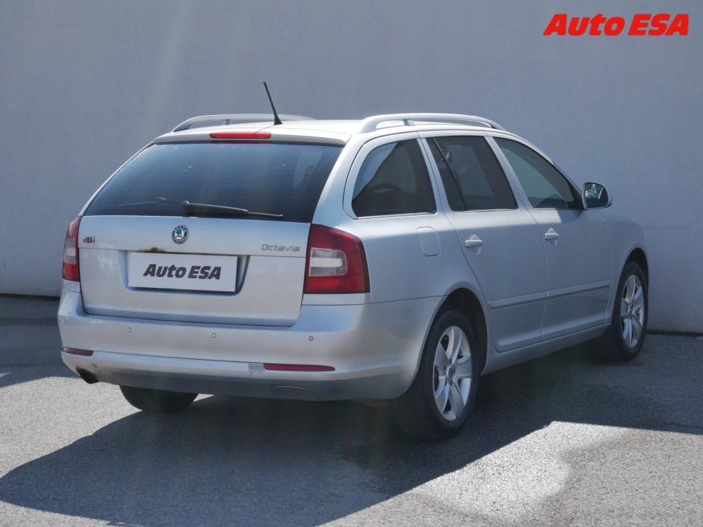 Škoda Octavia, 2.0 TDi - fotka 4