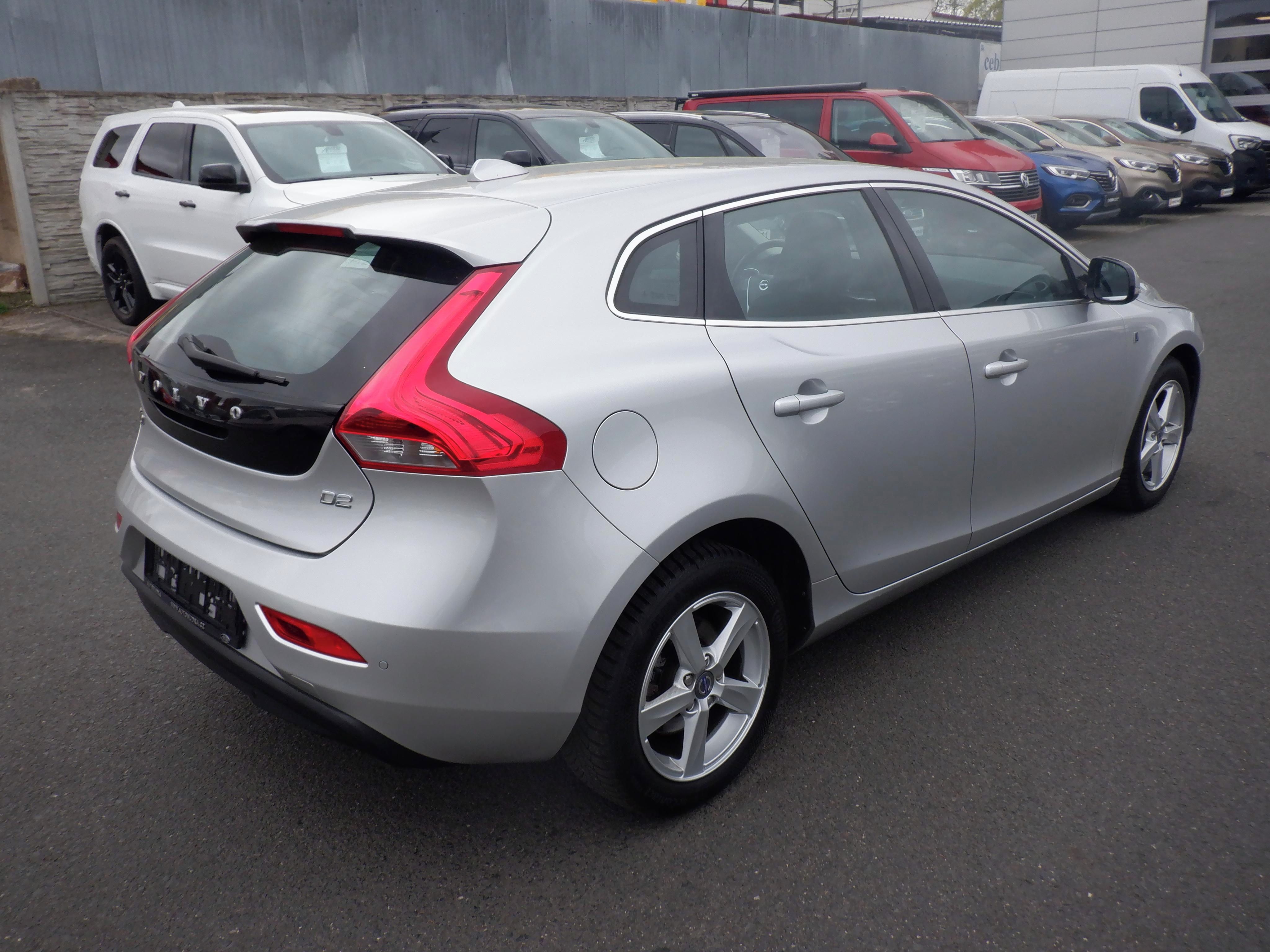 Volvo V40, 2.0 D D2 88kW Ocean Race - fotka 5
