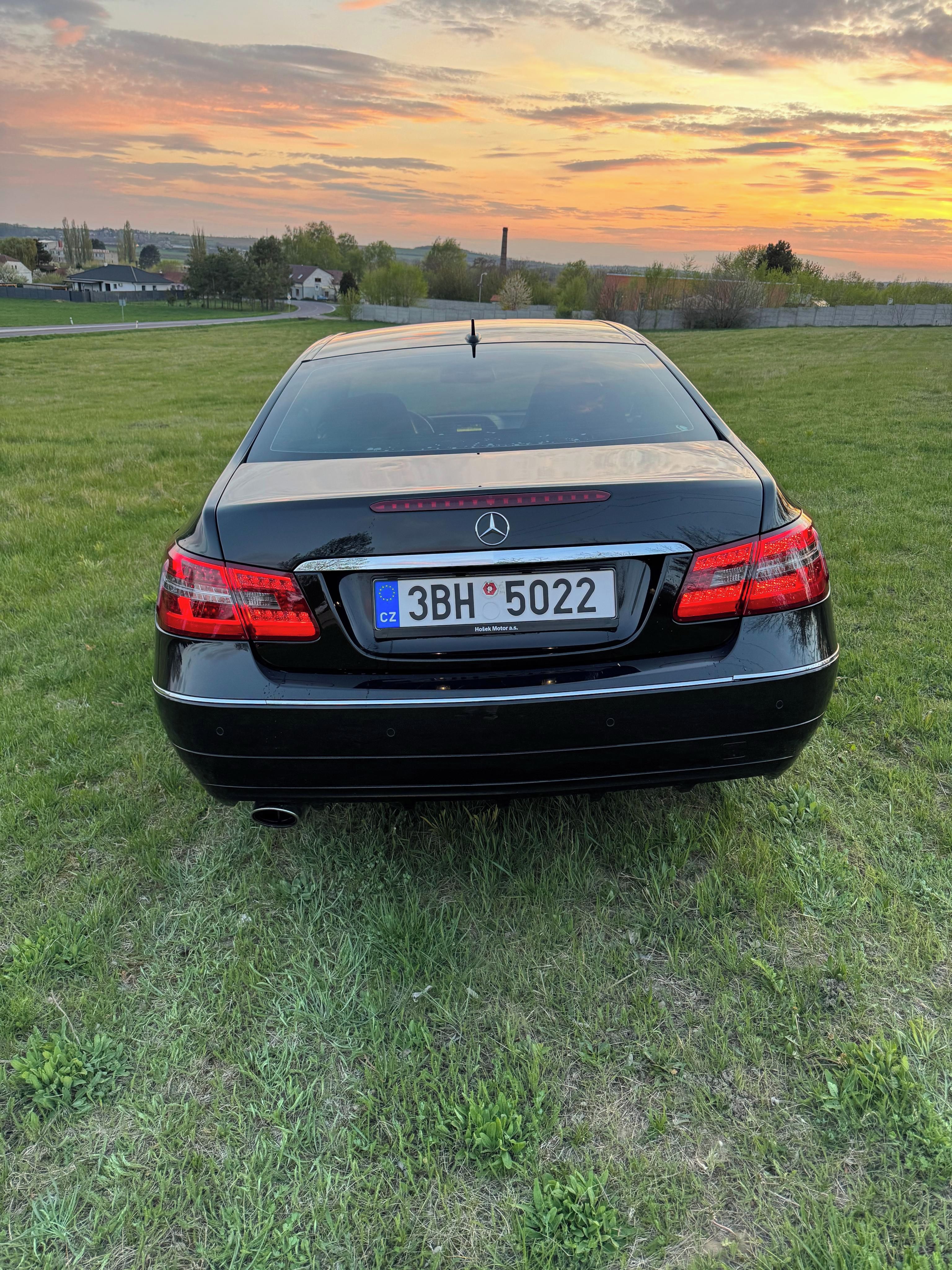 Mercedes-Benz Třídy E, E 220 CDI Coupé - fotka 5