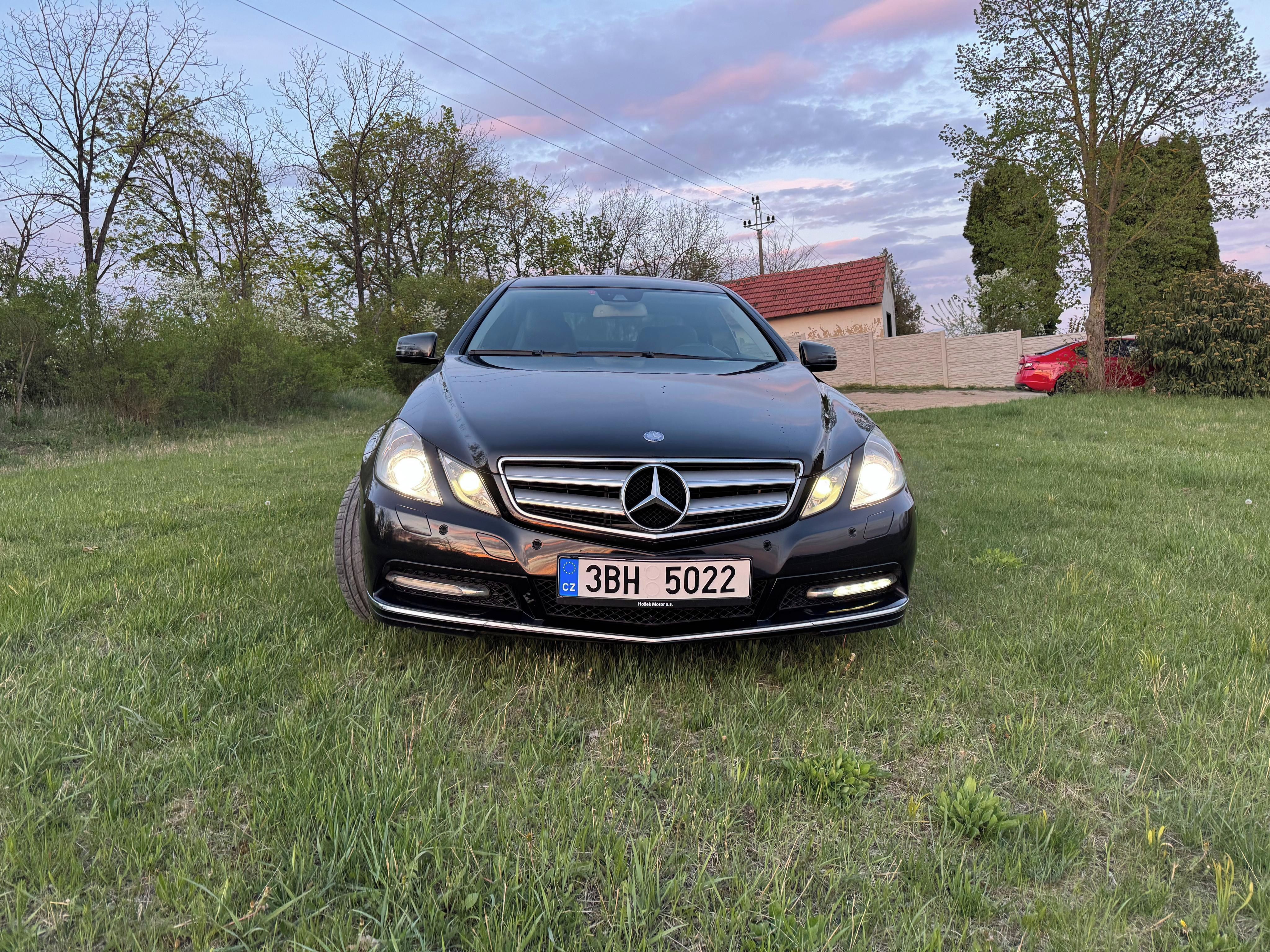 Mercedes-Benz Třídy E, E 220 CDI Coupé - fotka 2