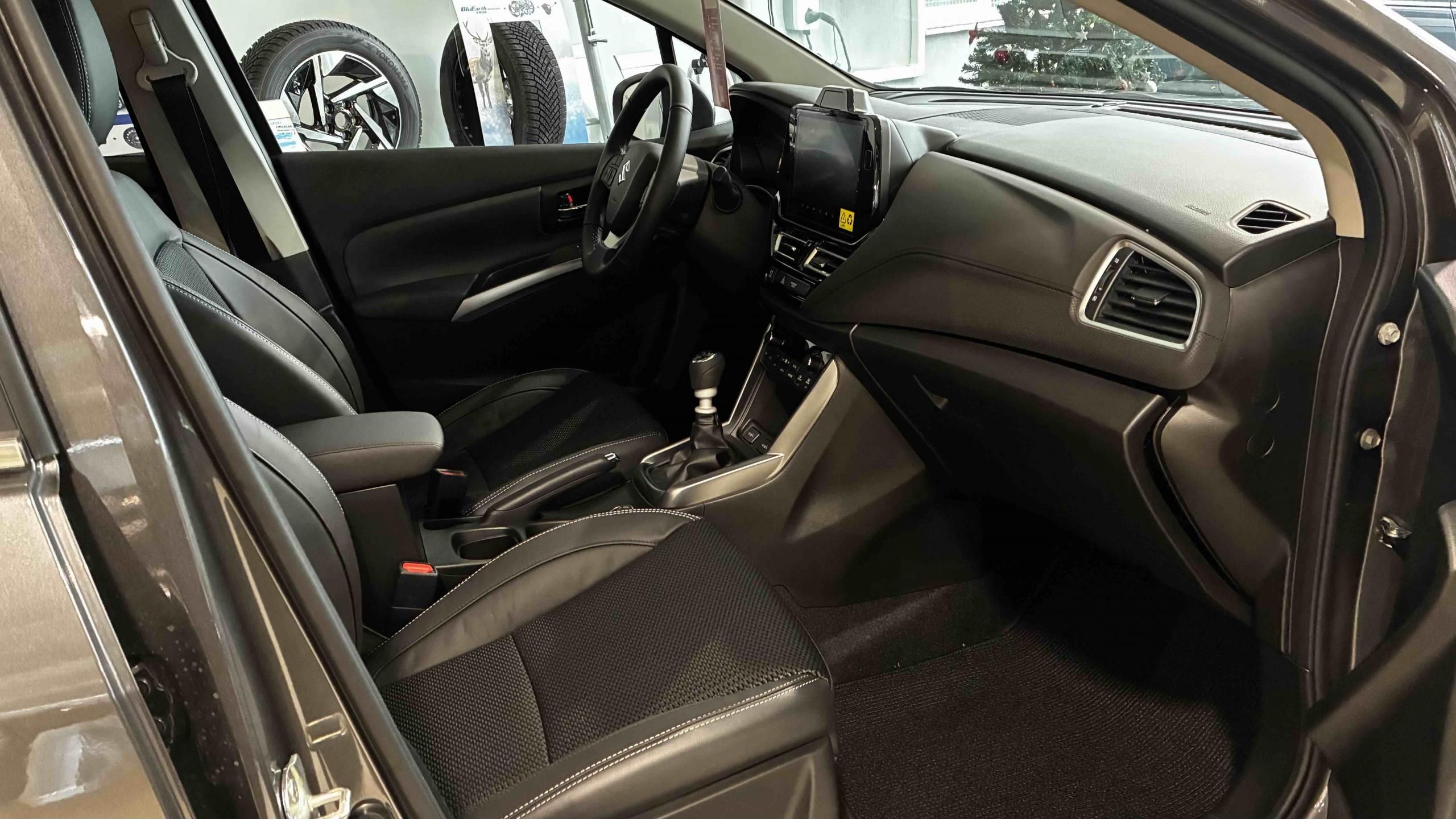 Suzuki S-Cross, 1,4 BJ Elegance Panorama 4x4 - fotka 2
